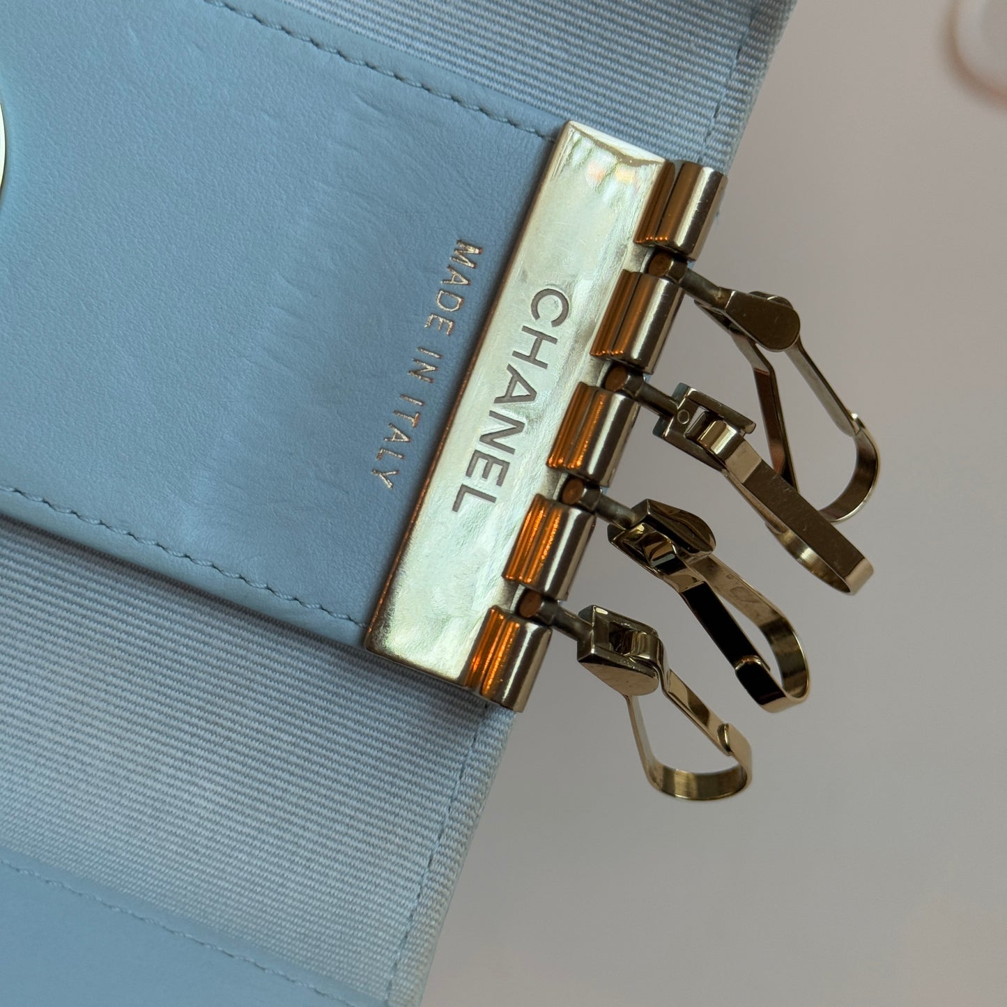 Chanel Camellia Key Cles