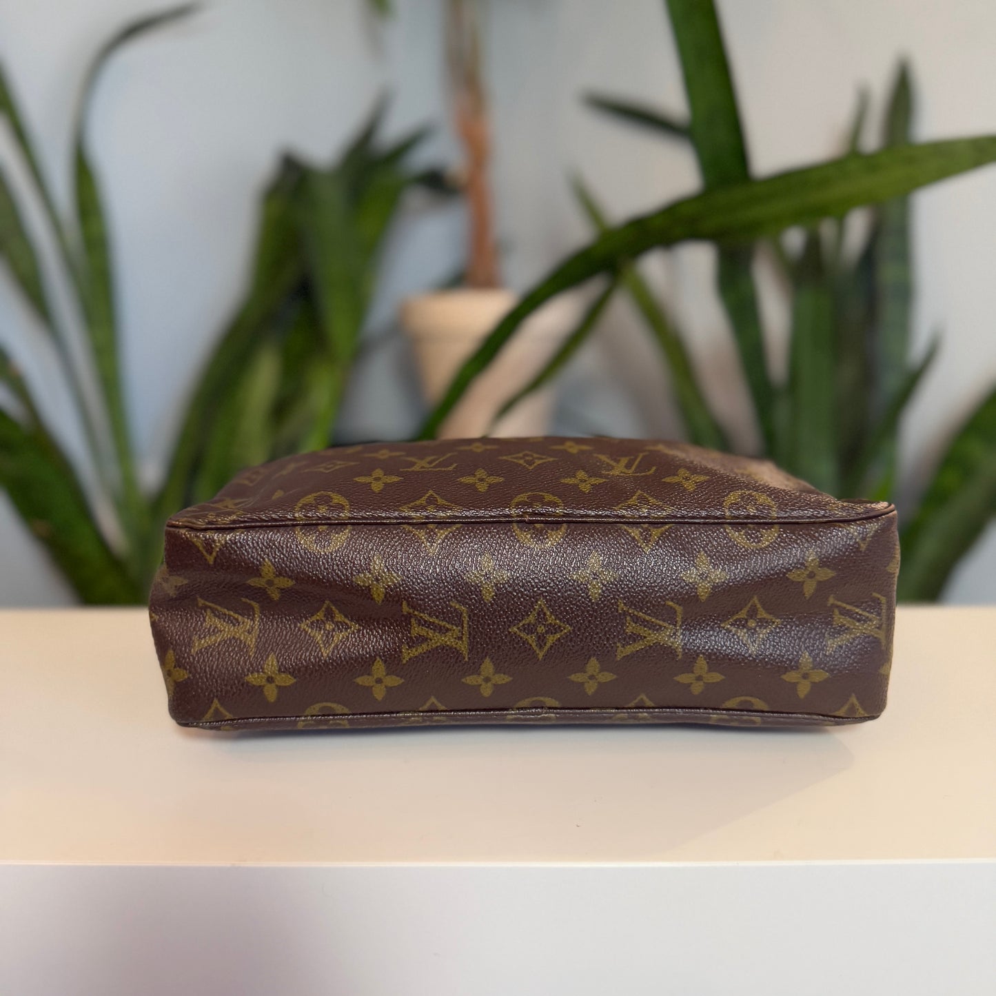 Louis Vuitton Trousse 28