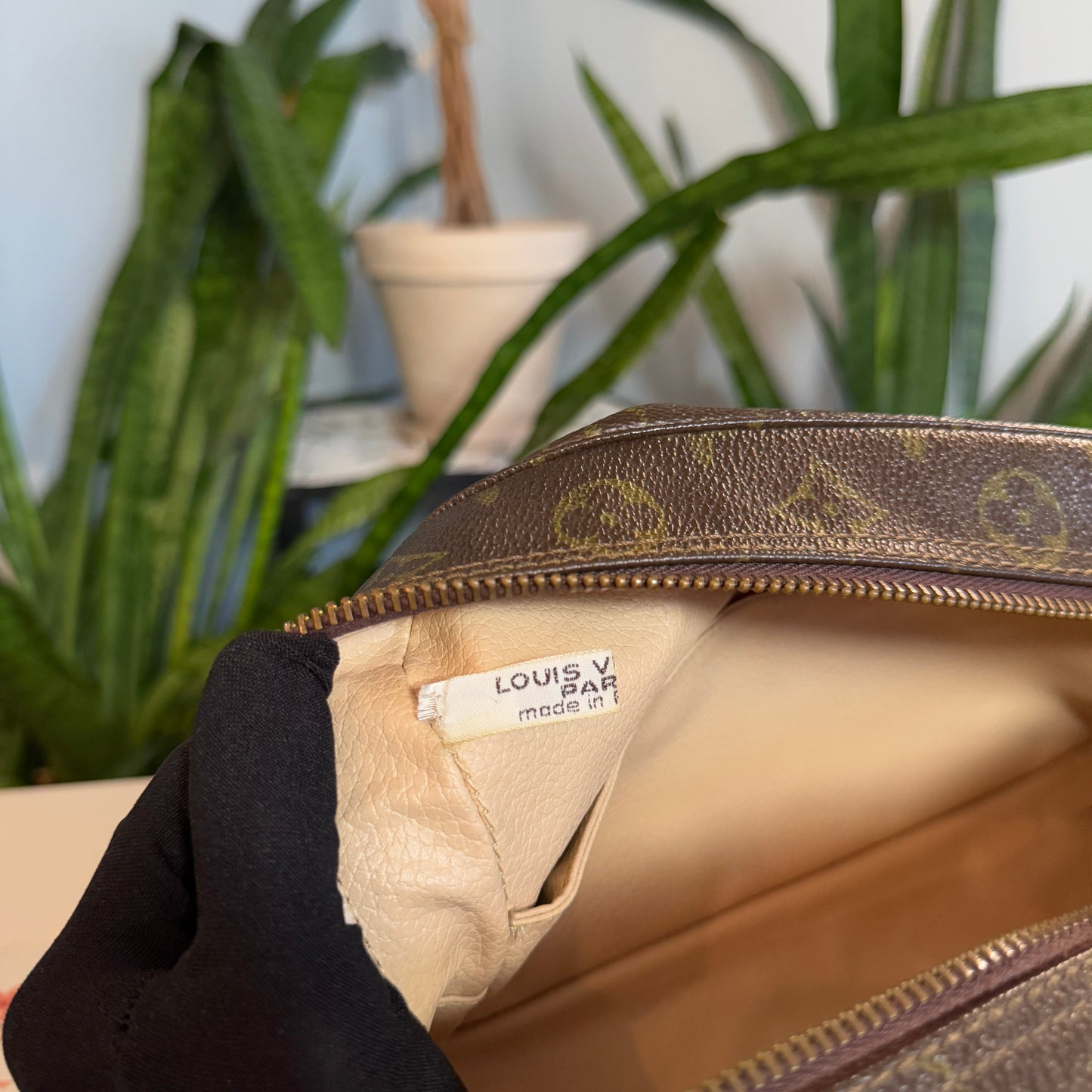 Louis Vuitton Trousse 28