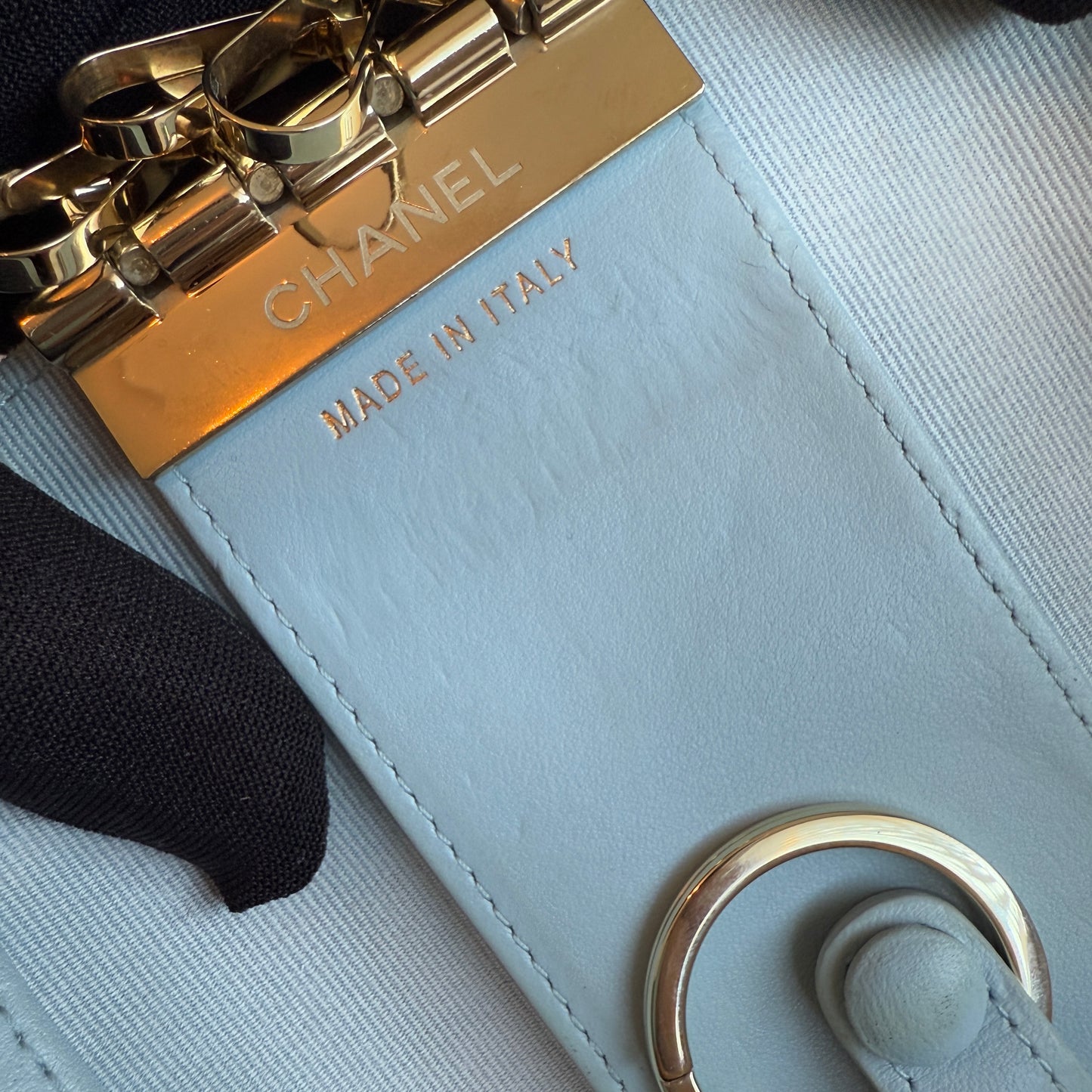 Chanel Camellia Key Cles