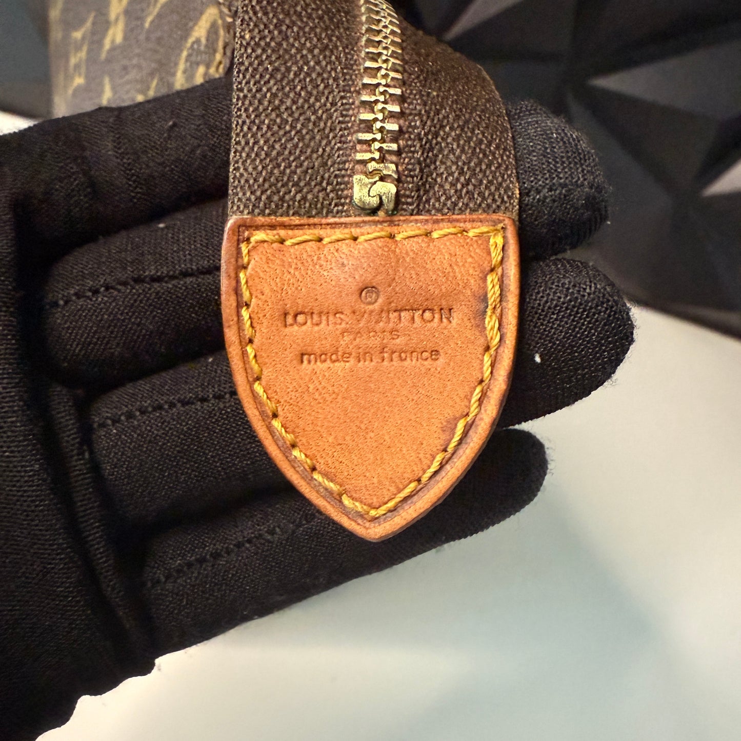 Louis Vuitton Toiletry 26