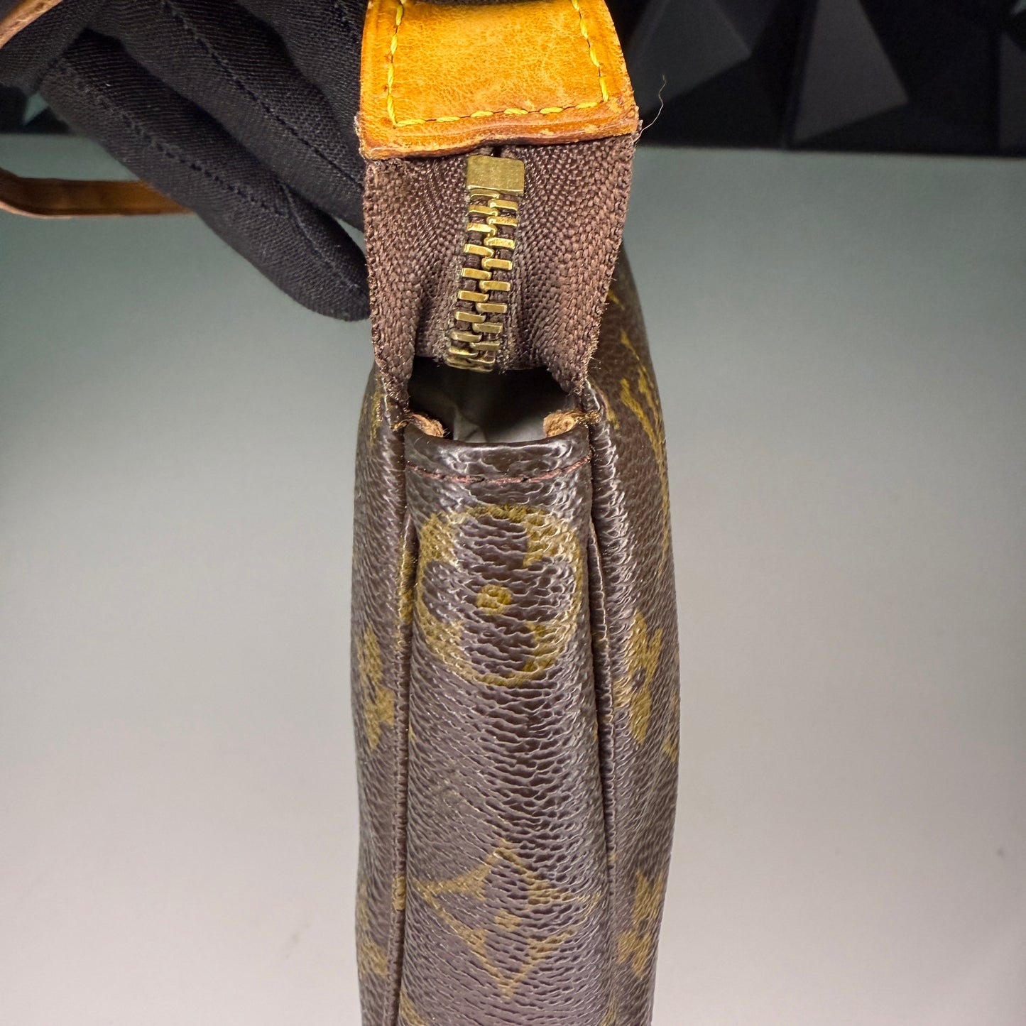 Louis Vuitton Pochette Accessoires 1999