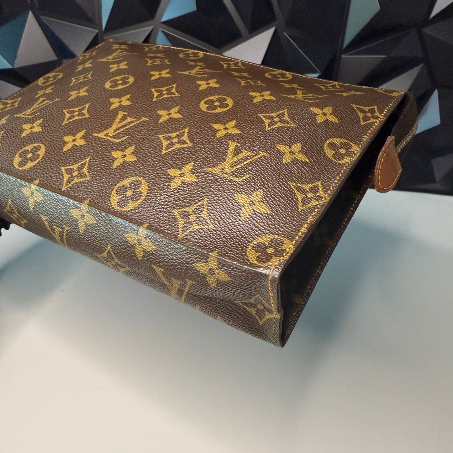 Louis Vuitton Toiletry 26