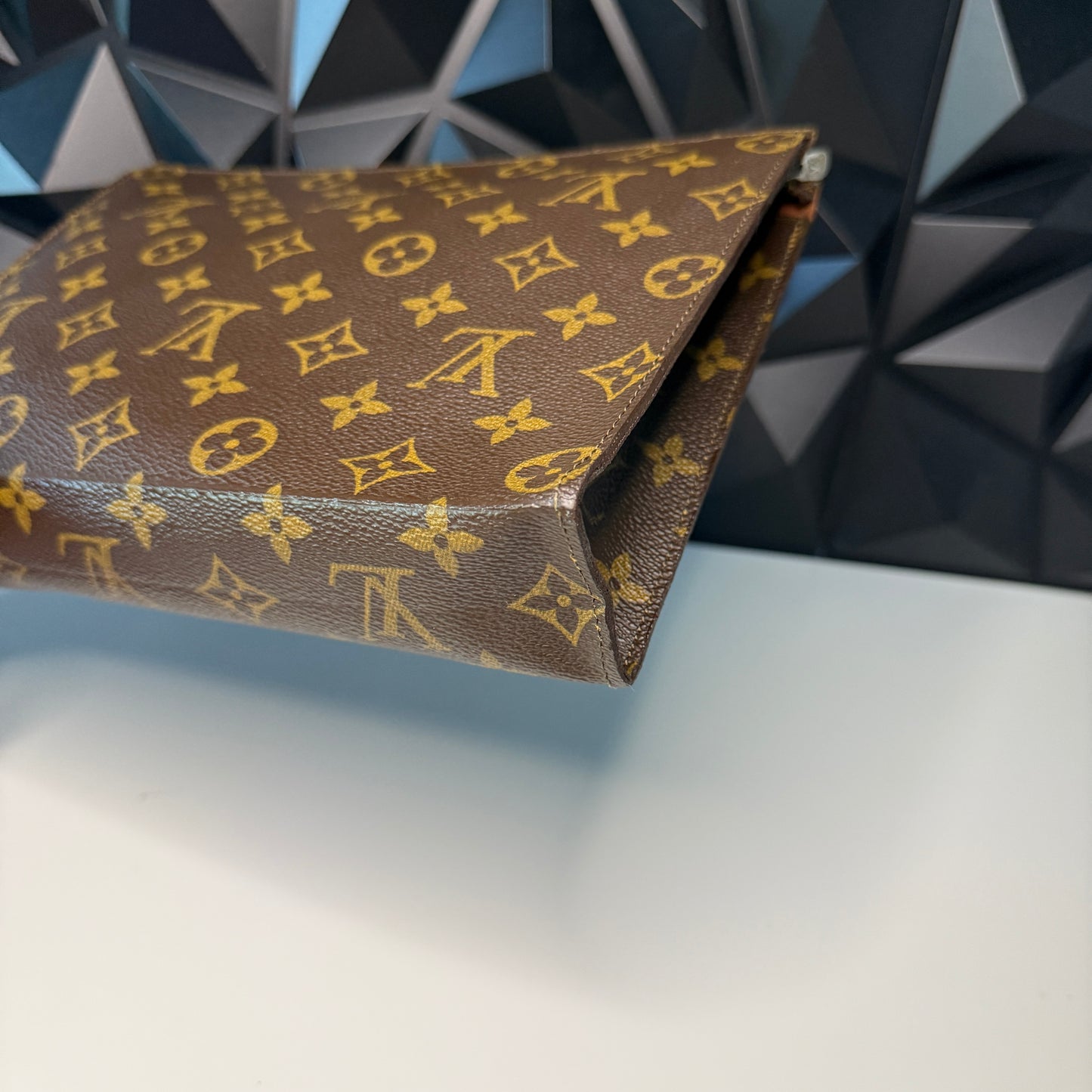 Louis Vuitton Toiletry 26