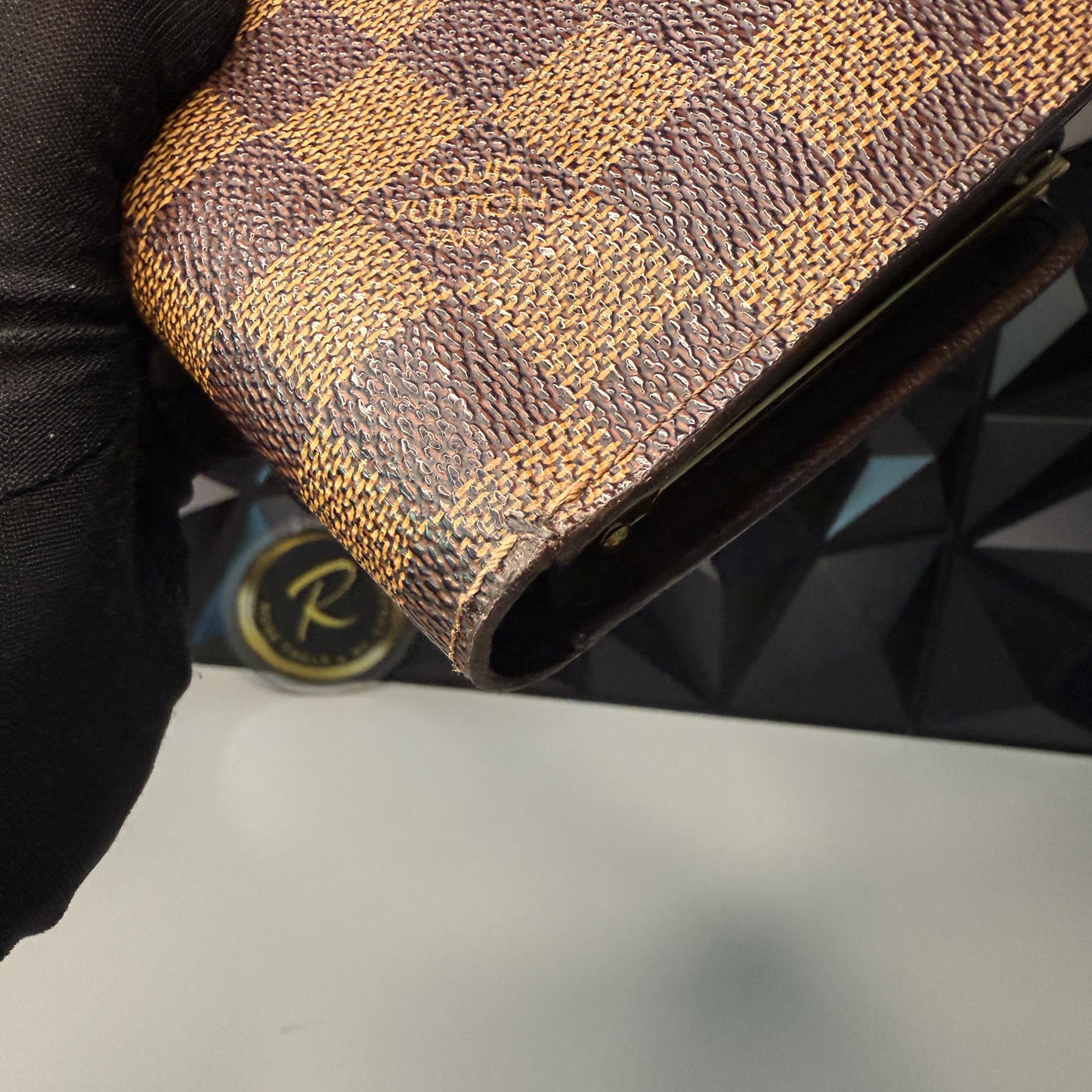 Louis Vuitton Damier Ebene Kisslock Wallet