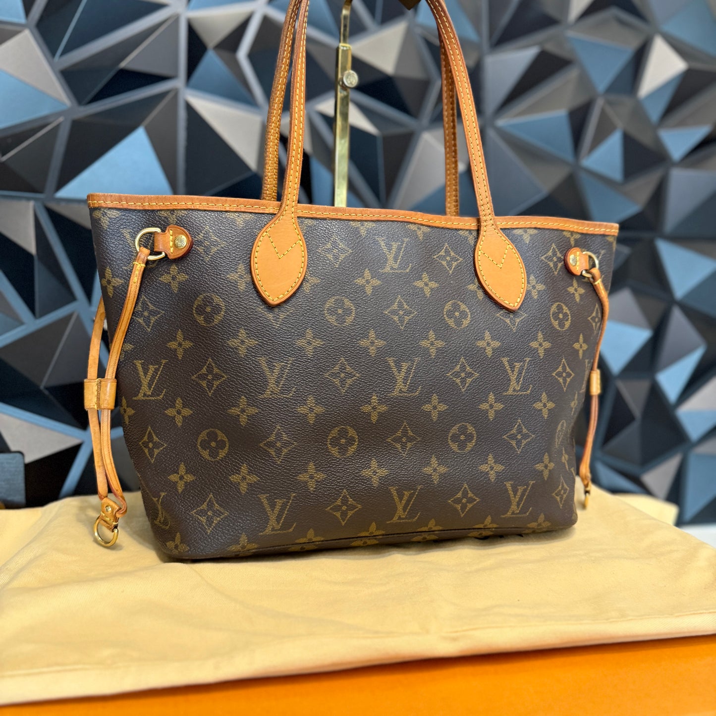 Louis Vuitton Neverfull PM