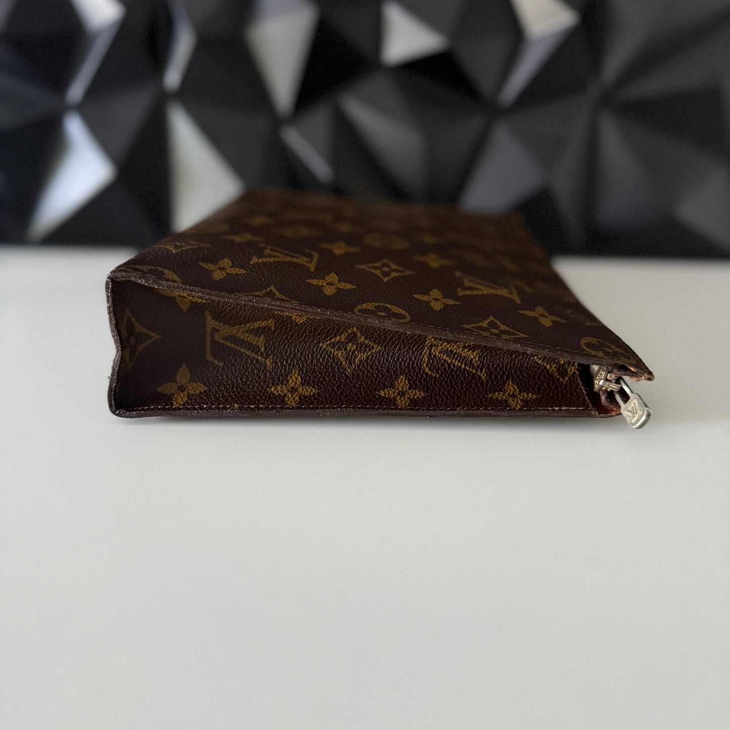 Louis Vuitton Toiletry 26