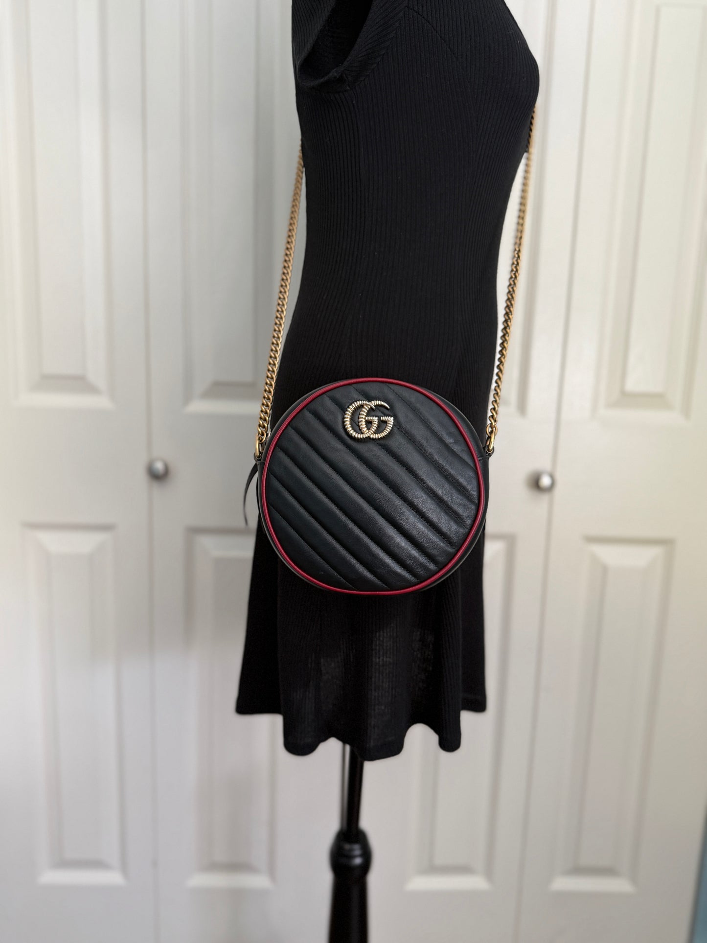 Gucci Marmont Mini Round Shoulder Bag (Matelassé leather)