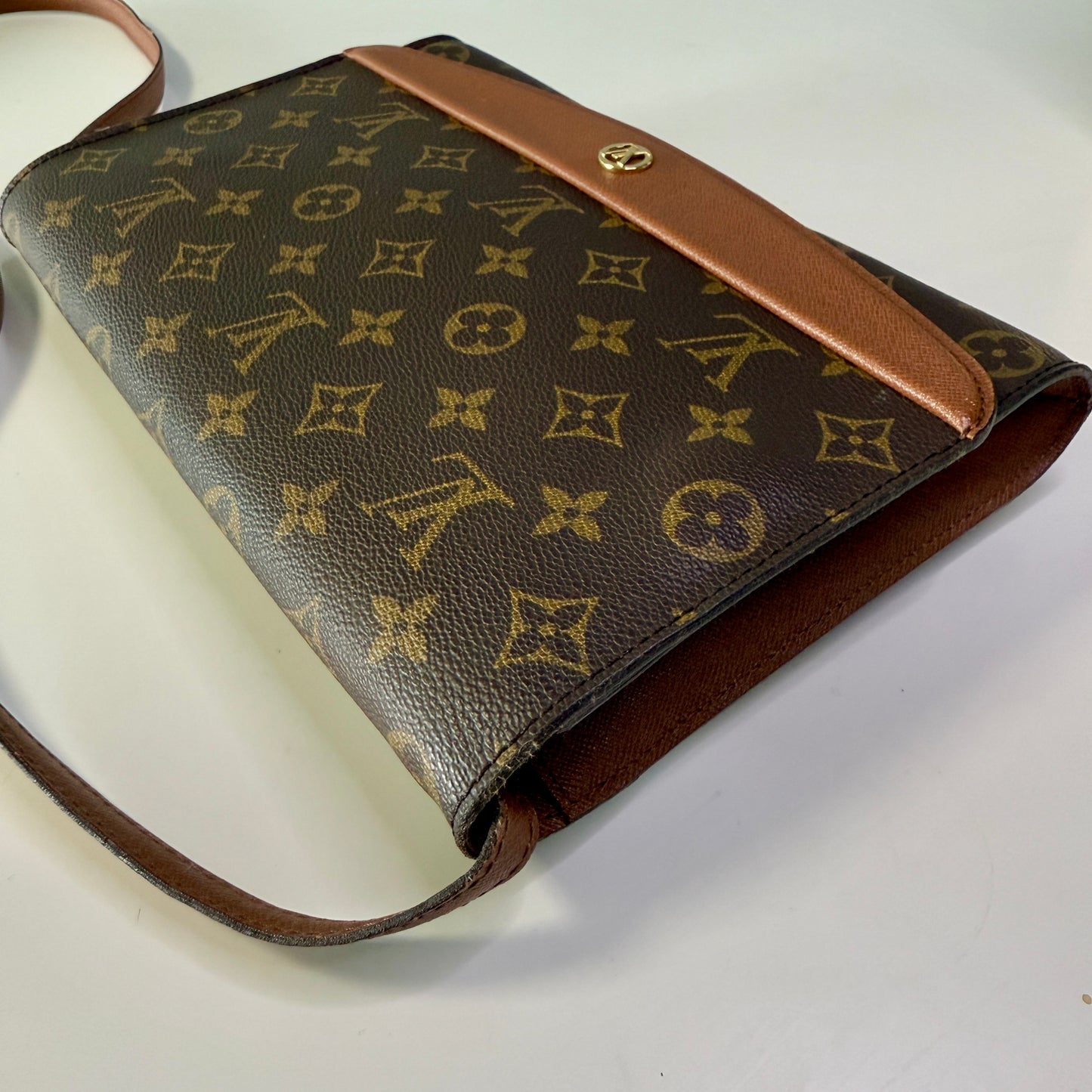 Louis Vuitton Bordeaux 2-way crossbody/clutch bag