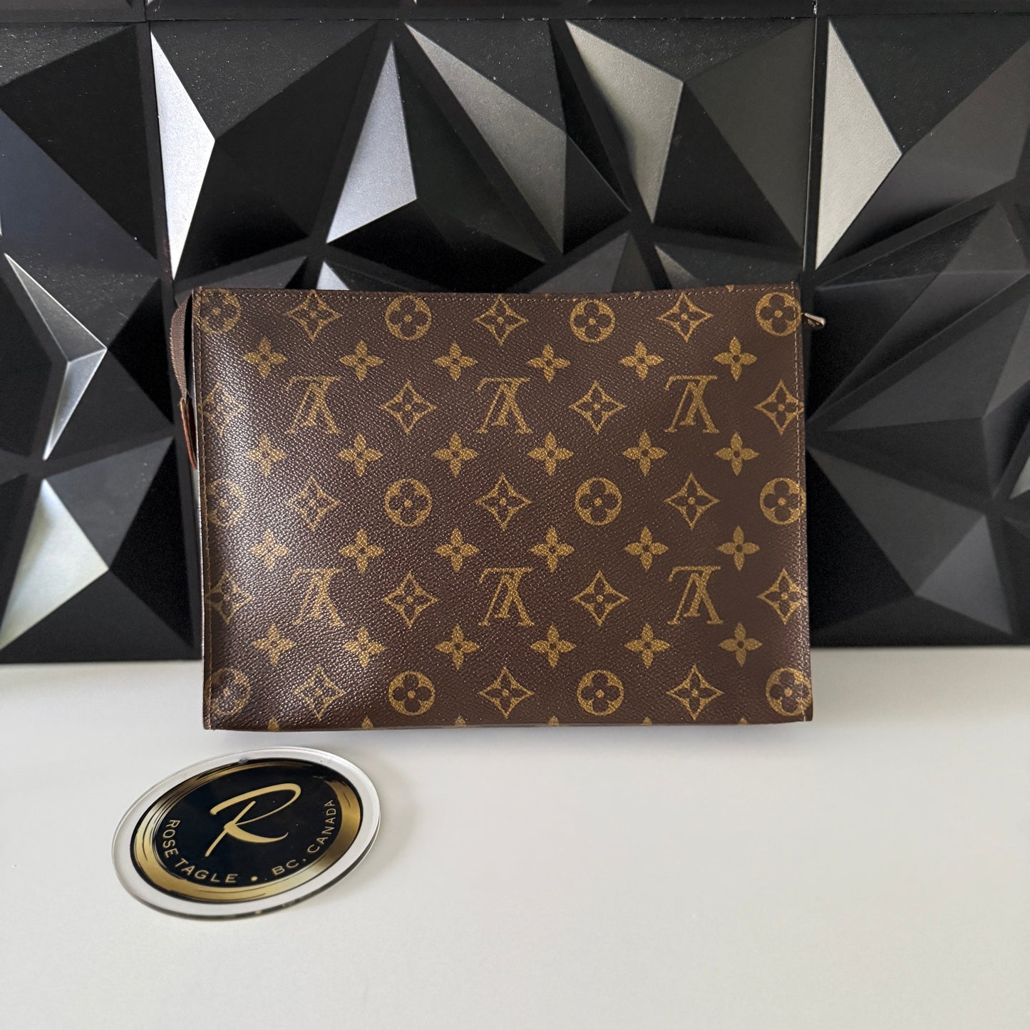 Louis Vuitton Toiletry 26