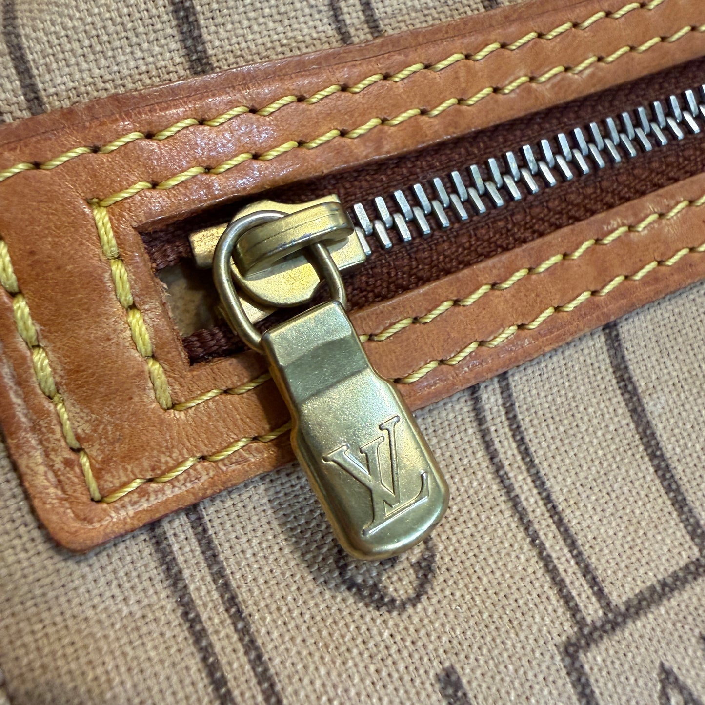 Louis Vuitton Neverfull PM