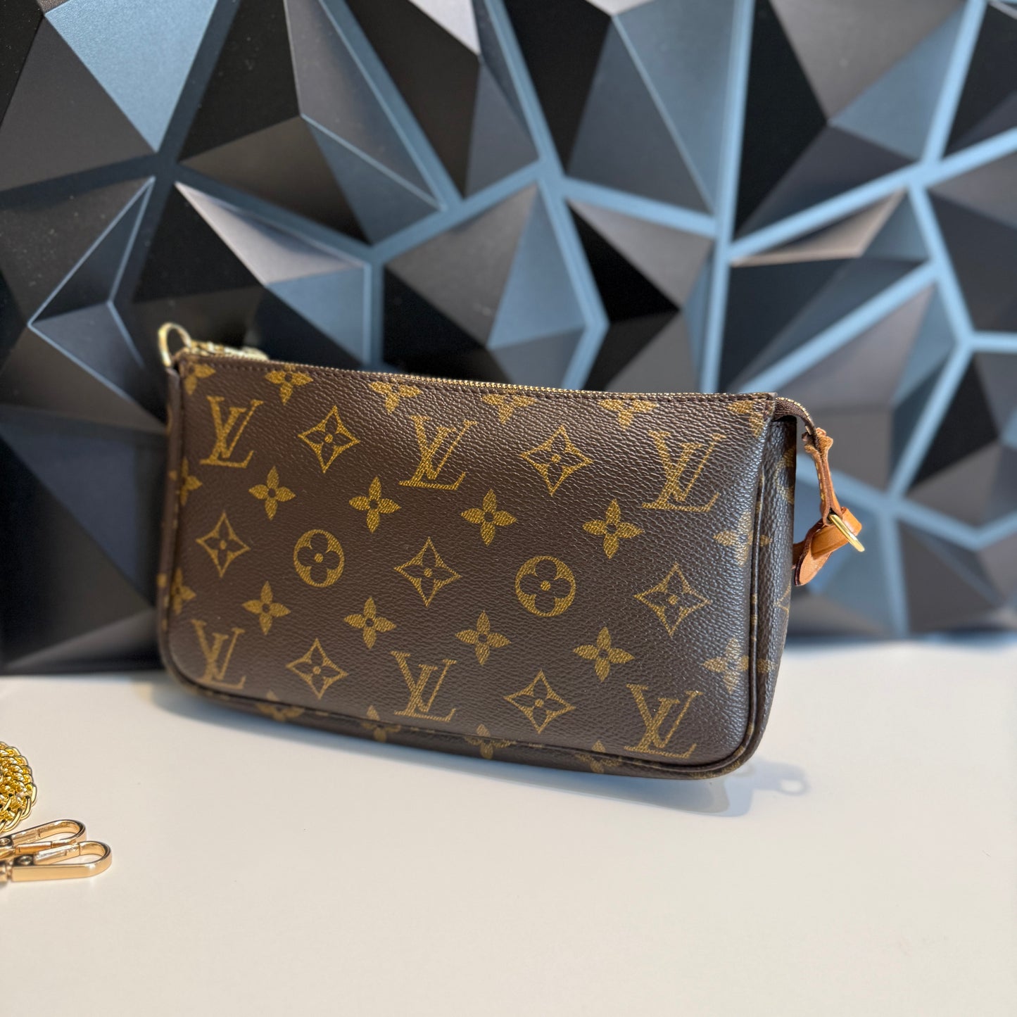 Louis Vuitton Pochette Accessories AR0020