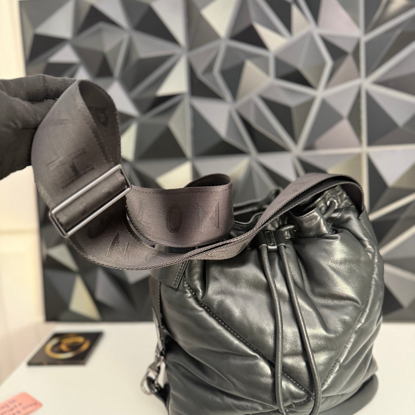 Longchamp Black Le Pliage Cuir
Doudoune 2-way backpack bucket bag