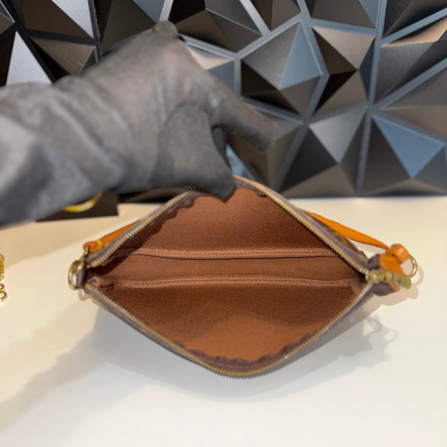 Louis Vuitton Pochette Accessories AR0020
