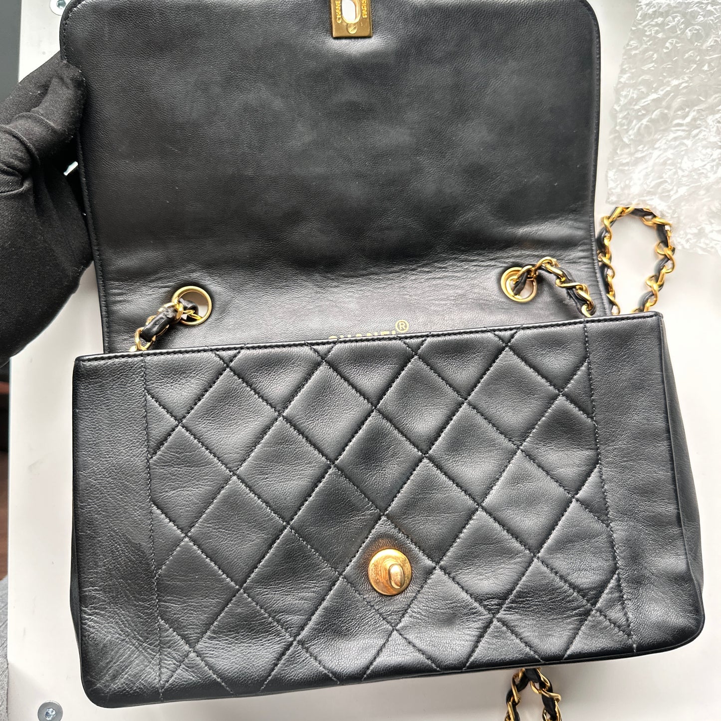 Chanel Vintage Diana – Lambskin, Medium Black 24K GHW
