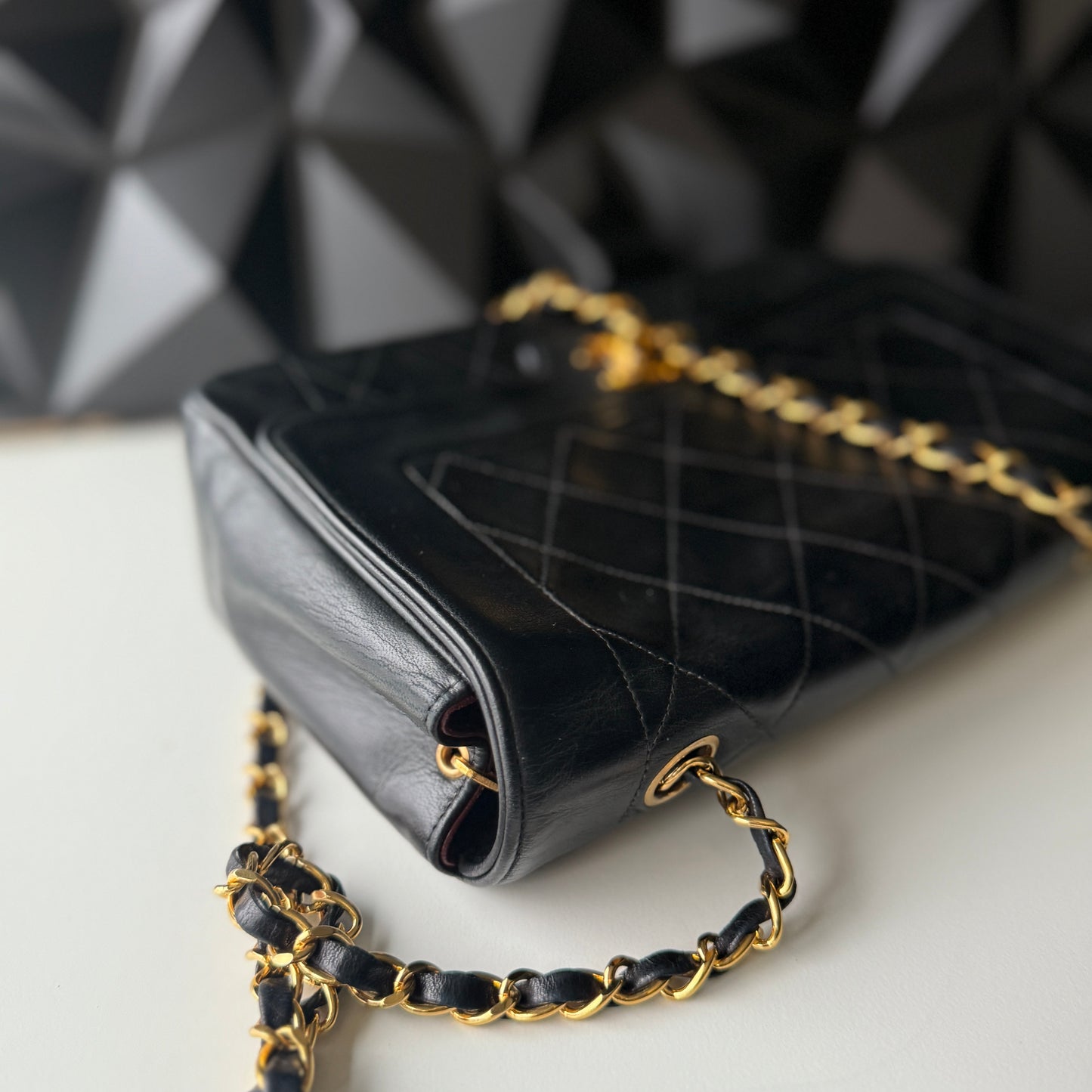 Chanel Vintage Diana – Lambskin, Medium Black 24K GHW