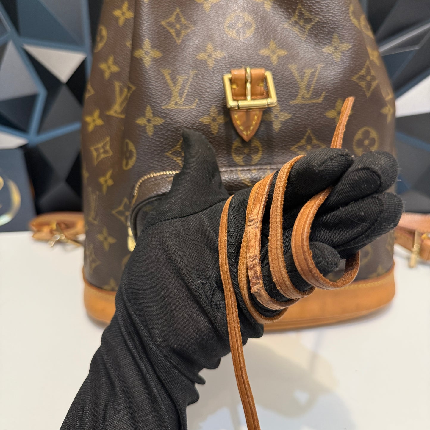 Louis Vuitton Montsouris PM