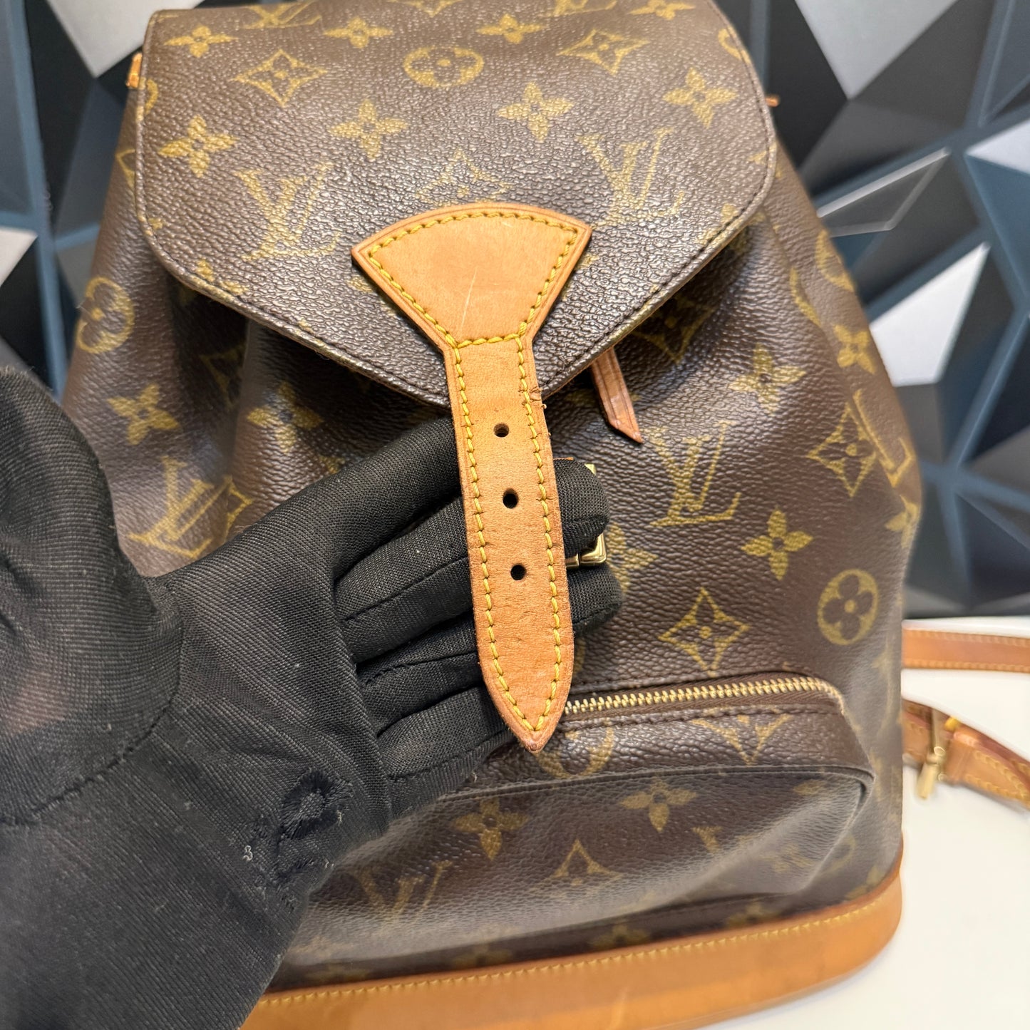 Louis Vuitton Montsouris PM