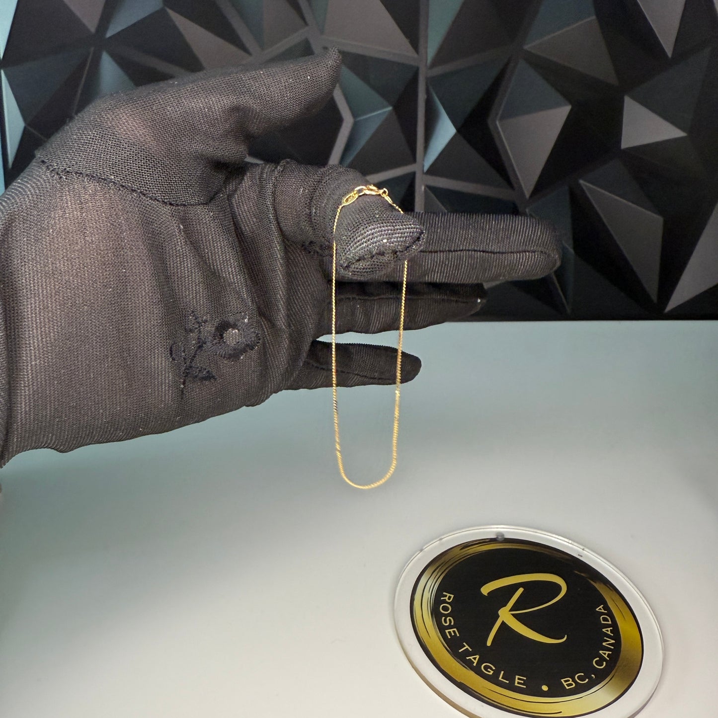 Dainty 14k gold bracelet