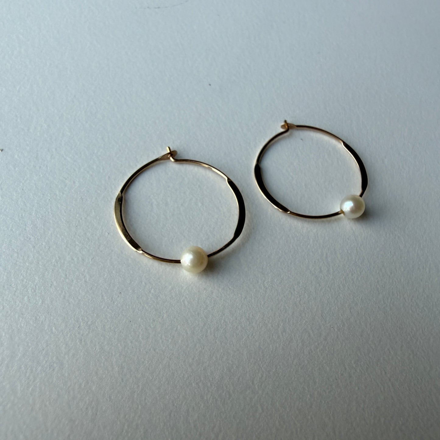 10k Gold Dainty Hoop Earrings with Small Pearl