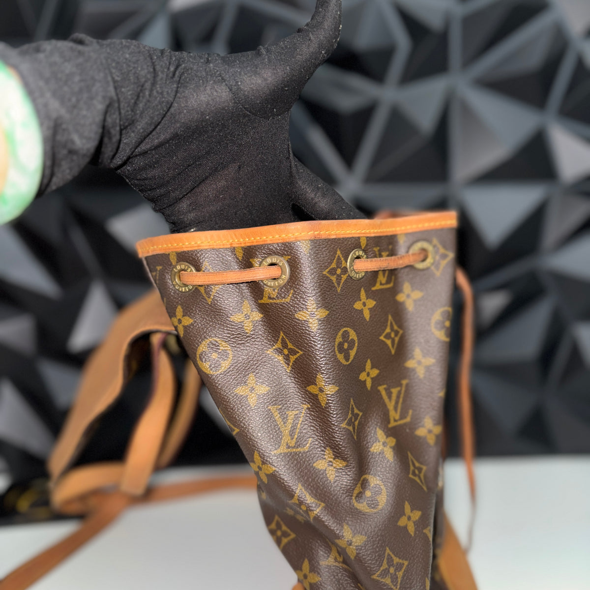 Louis Vuitton Montsouris MM