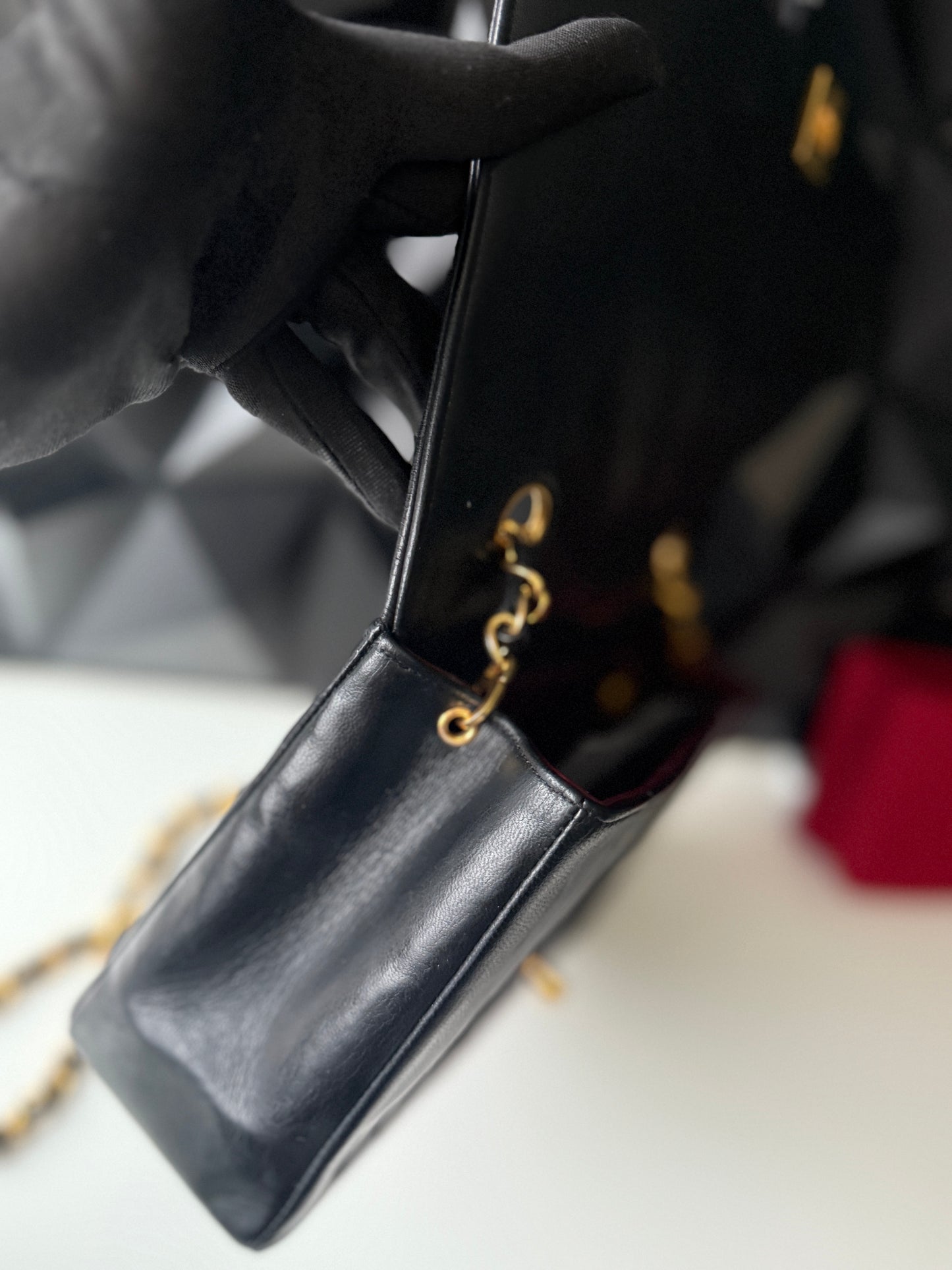 Chanel Vintage Diana – Lambskin, Medium Black 24K GHW