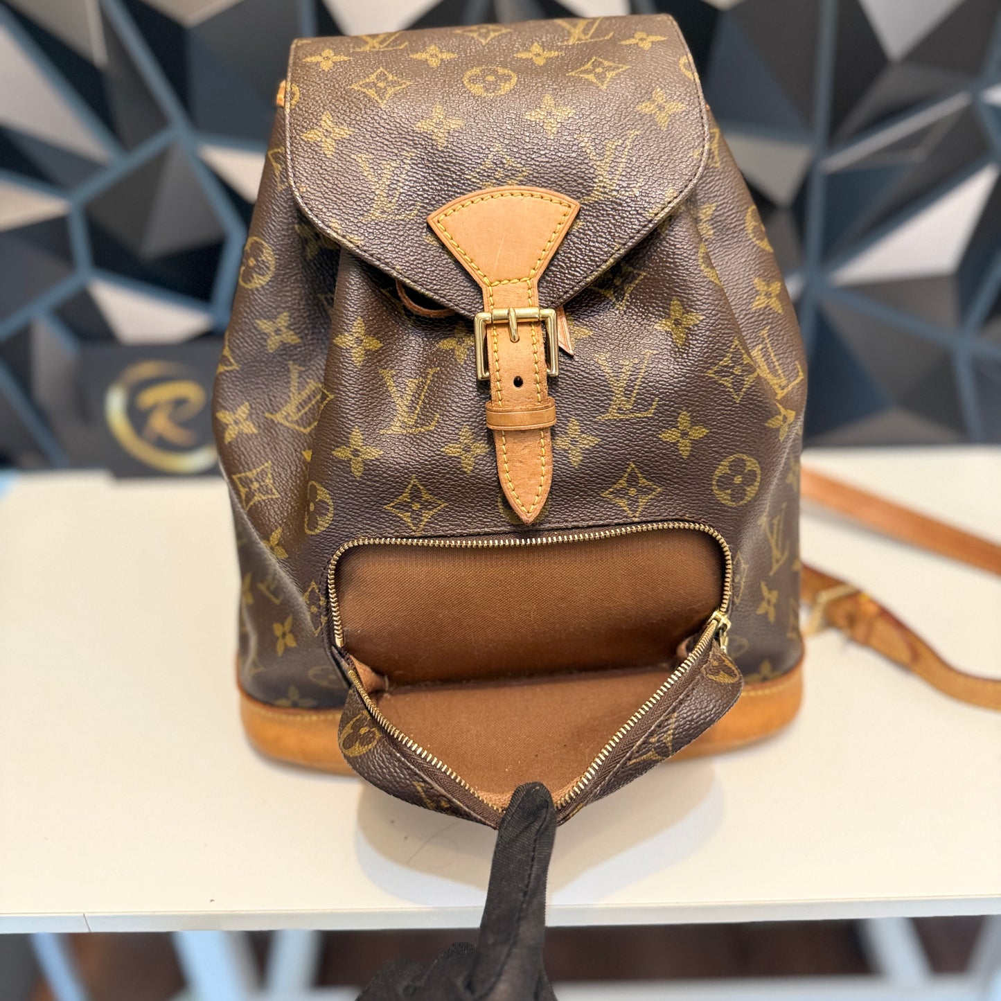 Louis Vuitton Montsouris PM