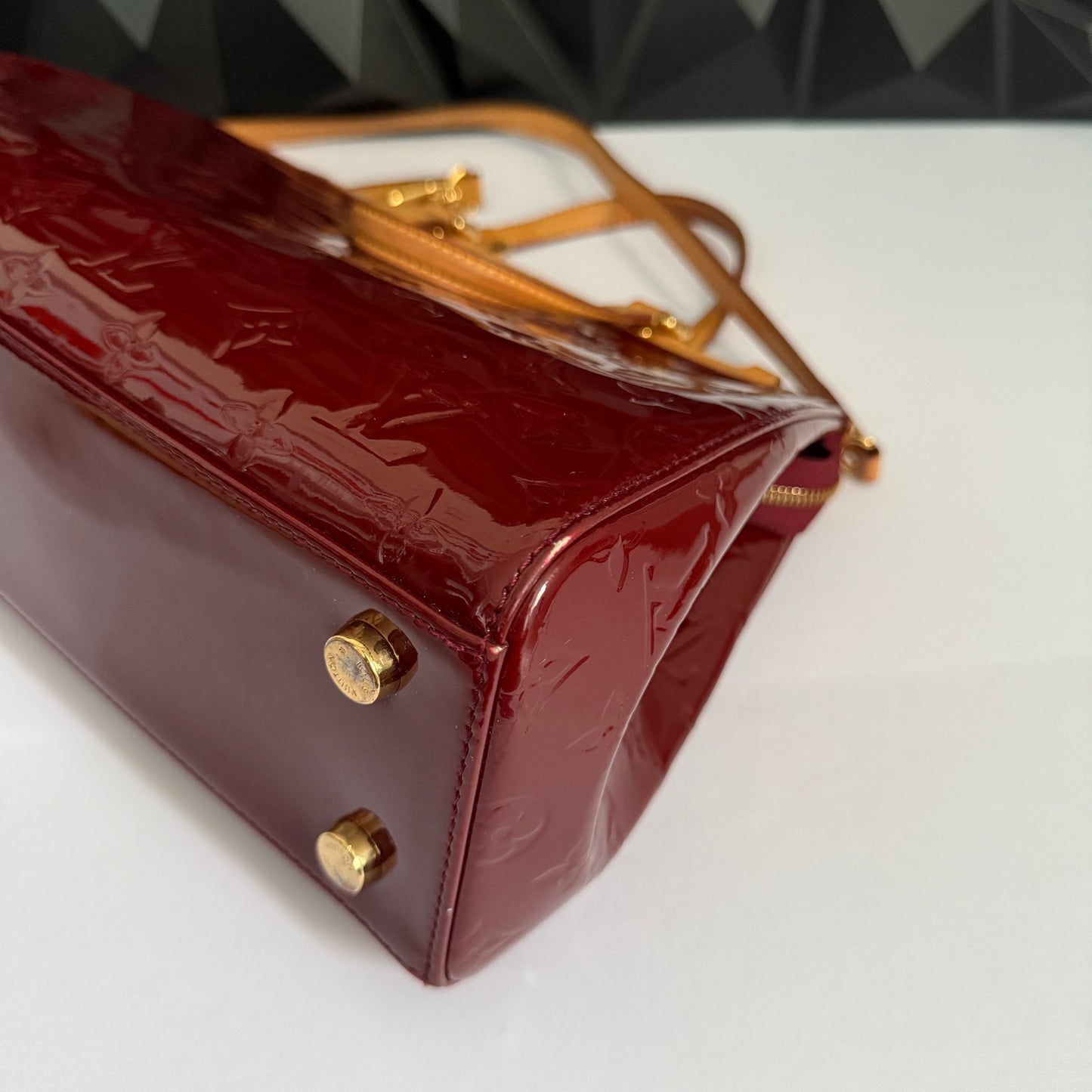 Louis Vuitton Brea MM Vernis Leather