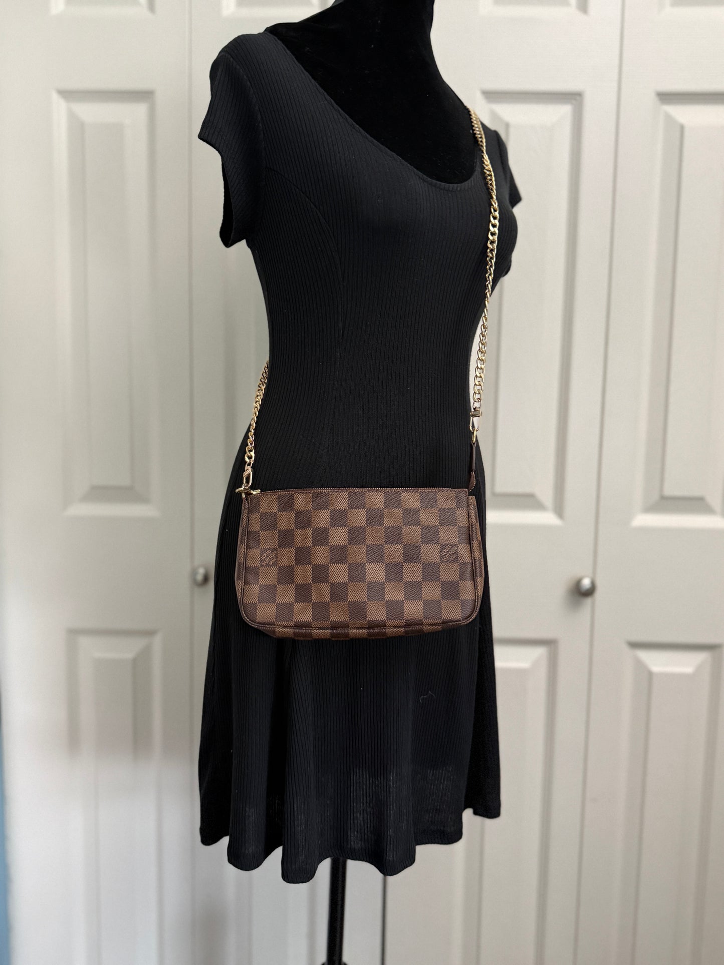 Louis Vuitton Pochette Accessoires, Damier Ebene