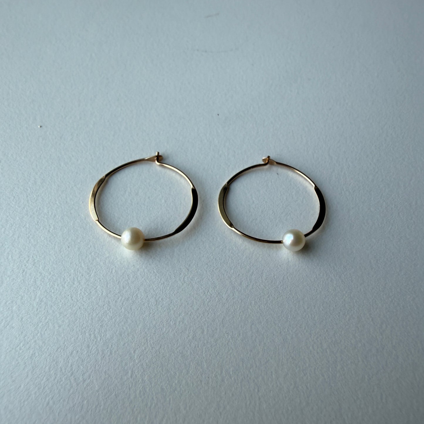 10k Gold Dainty Hoop Earrings with Small Pearl