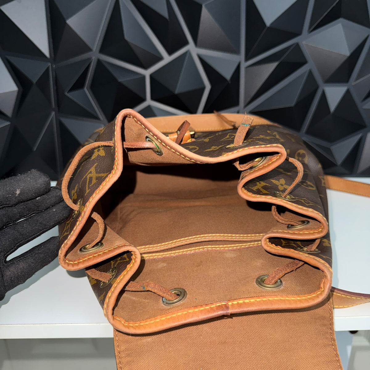 Louis Vuitton Montsouris MM