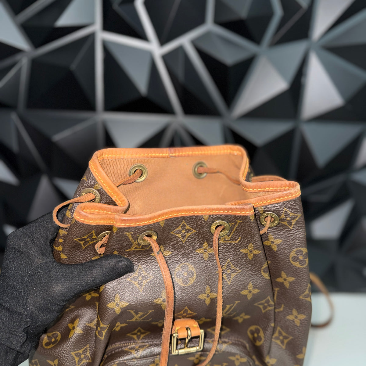 Louis Vuitton Montsouris MM