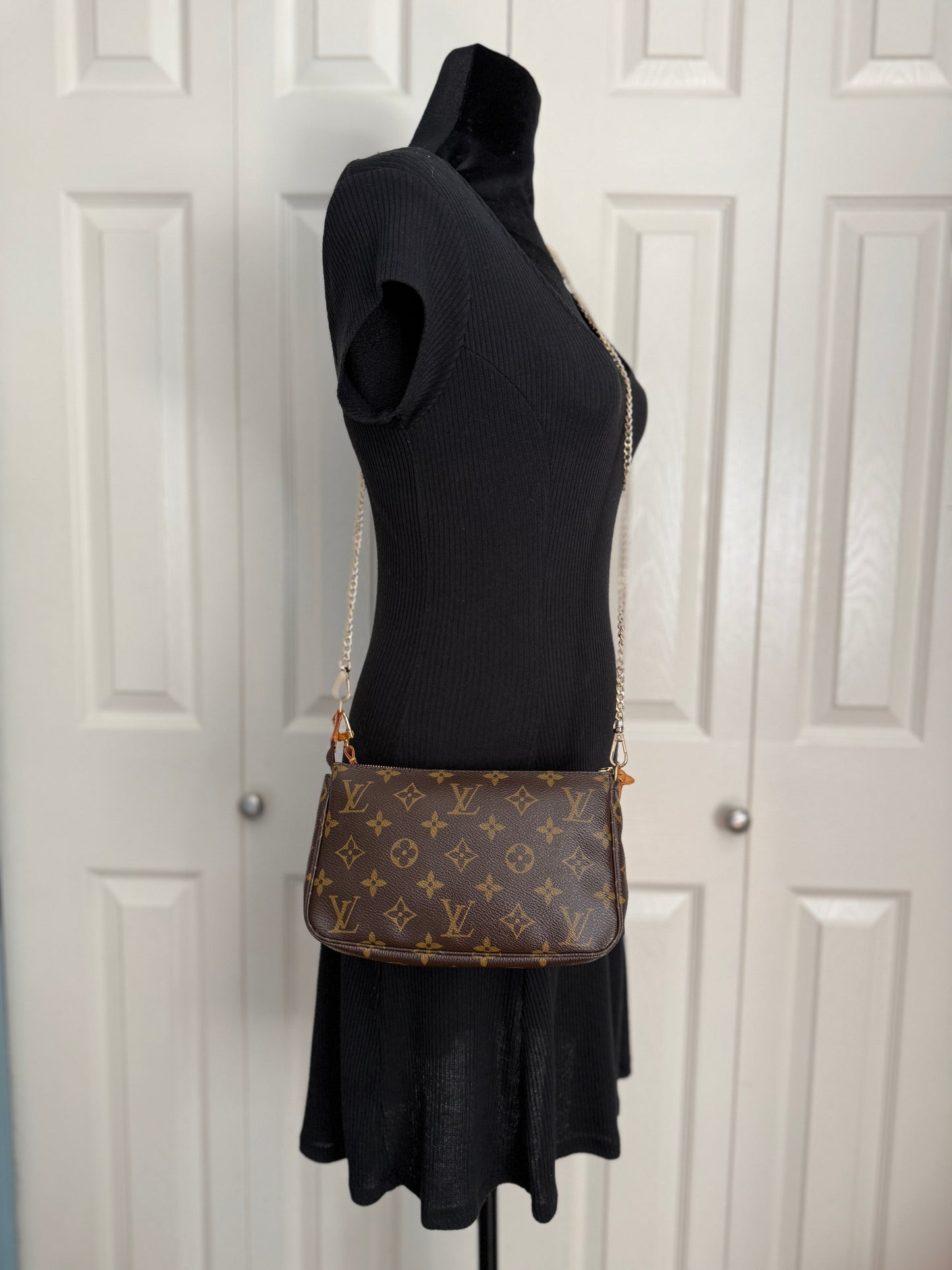 Louis Vuitton Pochette Accessoires SD1022