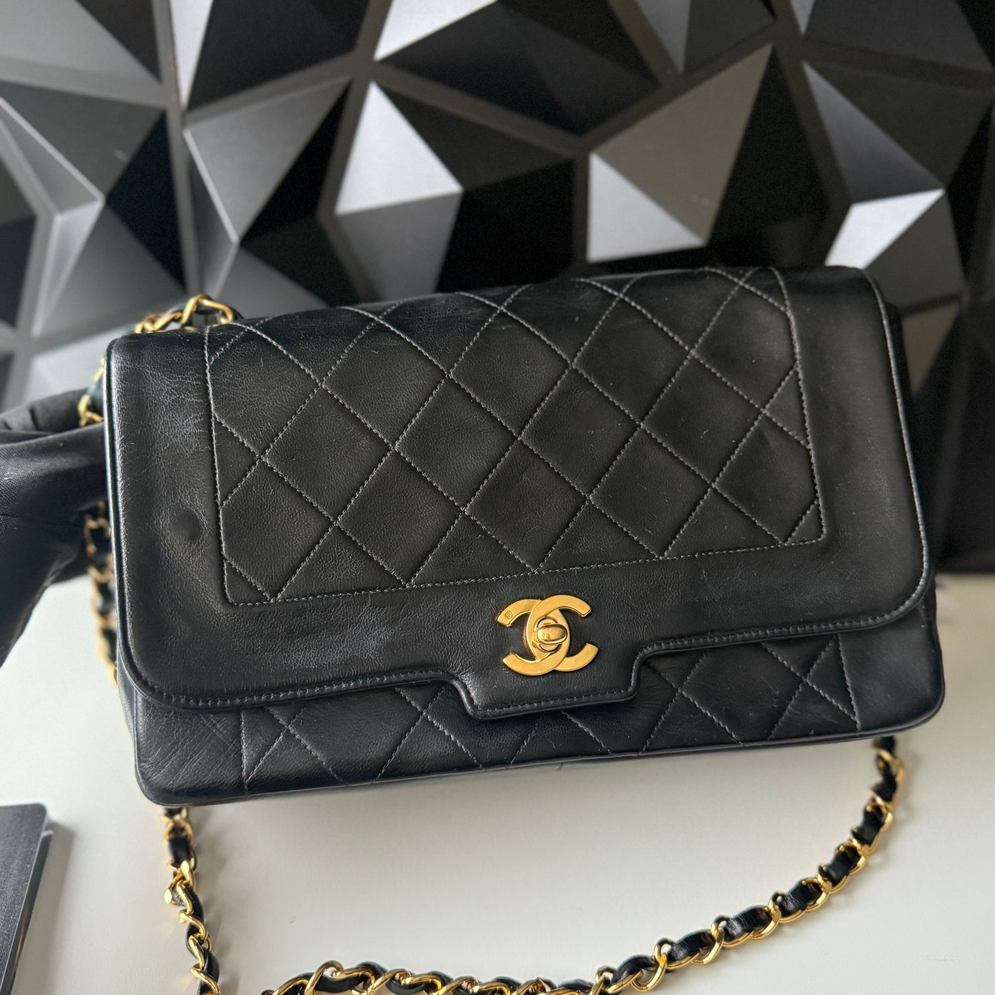 Chanel Vintage Diana – Lambskin, Medium Black 24K GHW