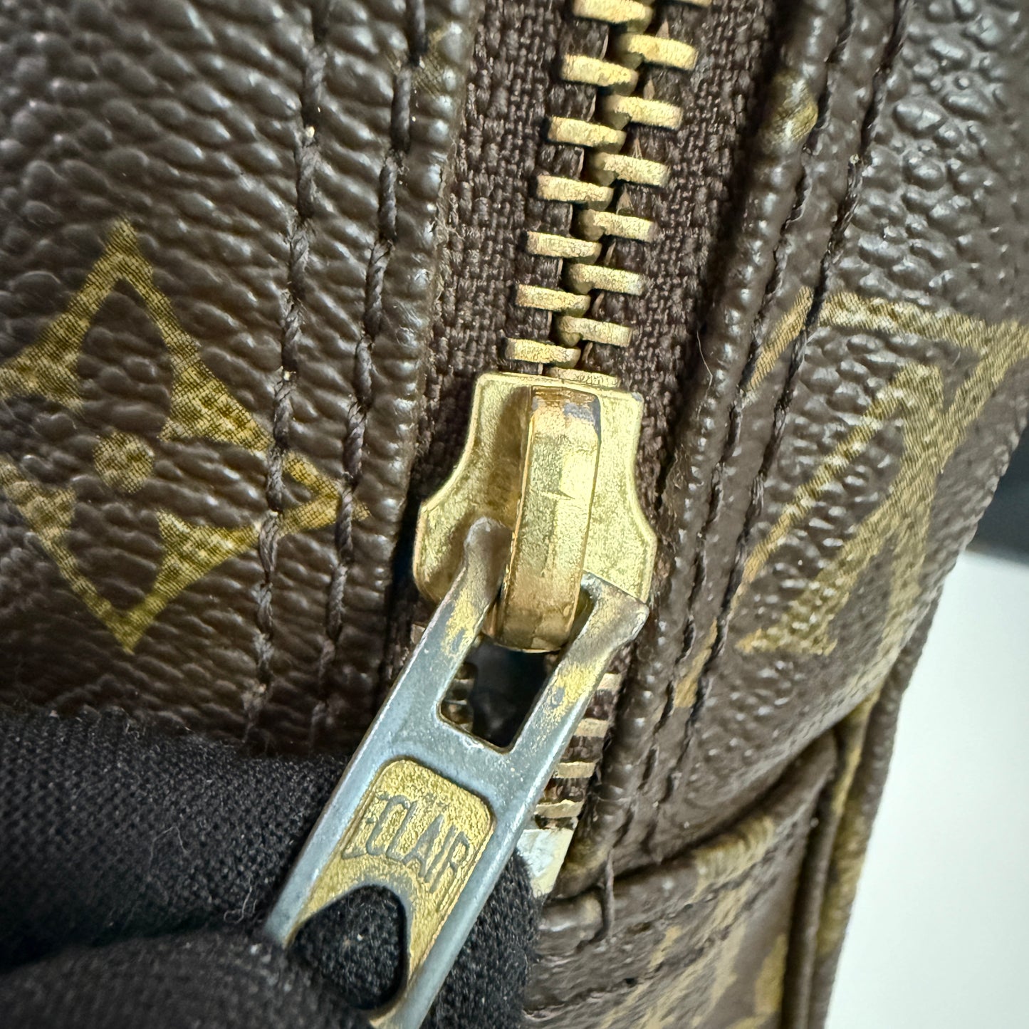 Louis Vuitton Trousse 28