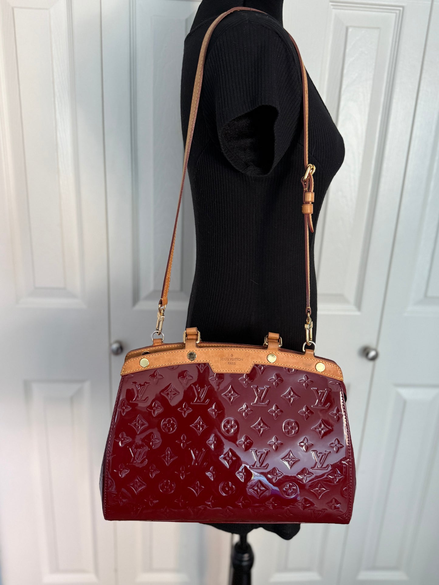 Louis Vuitton Brea MM Vernis Leather