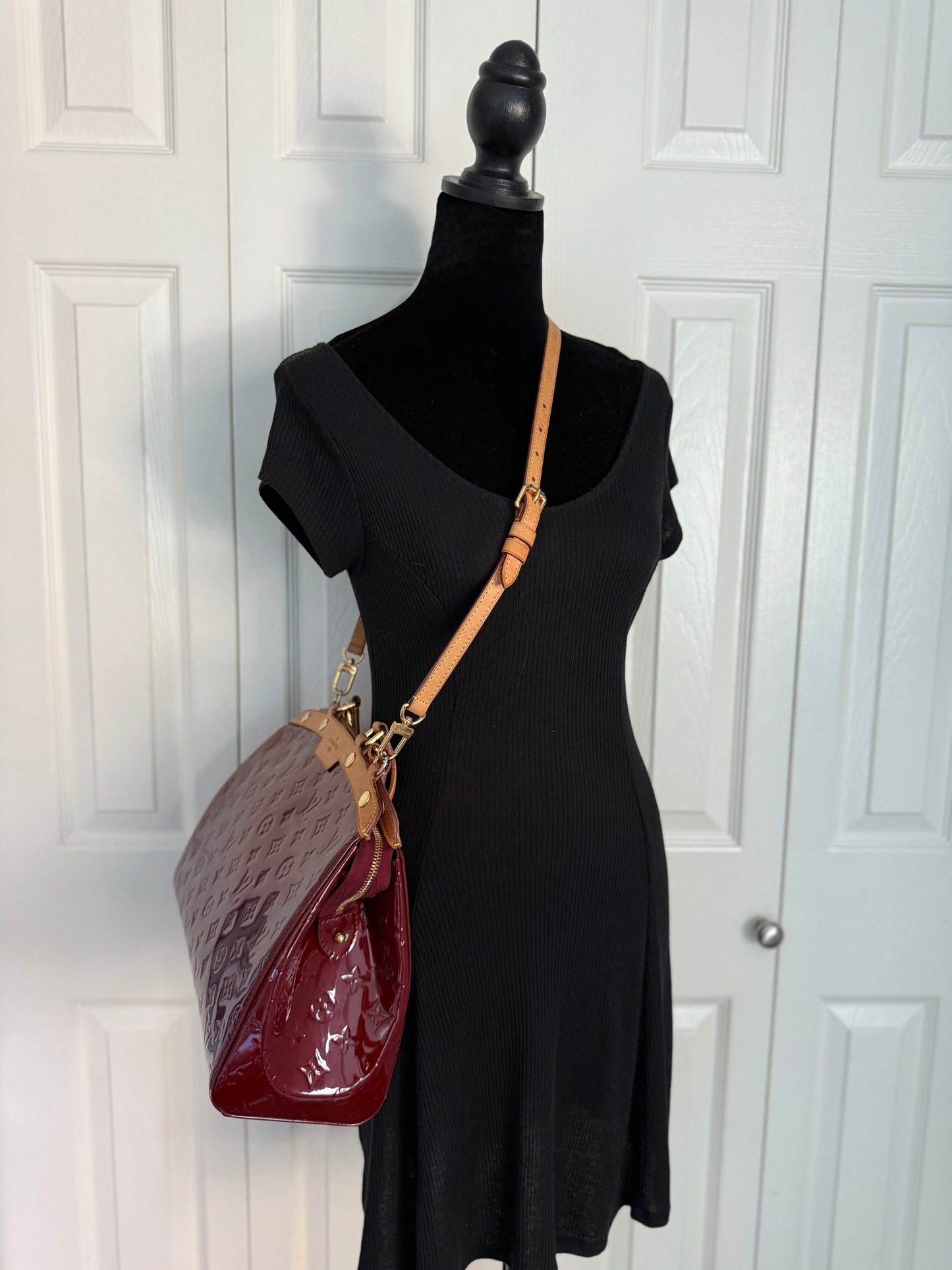 Louis Vuitton Brea MM Vernis Leather