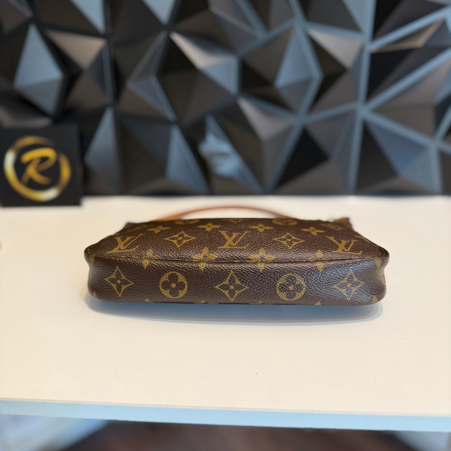 Louis Vuitton Pochette Accessoires AR0022