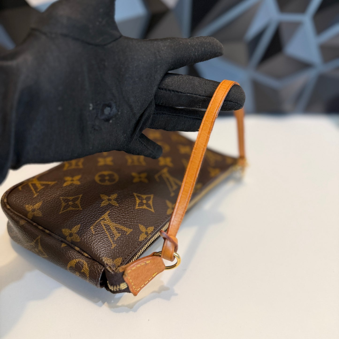 Louis Vuitton Pochette Accessories AR0020