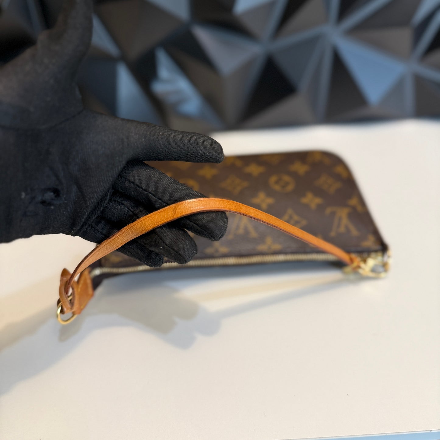 Louis Vuitton Pochette Accessories AR0020