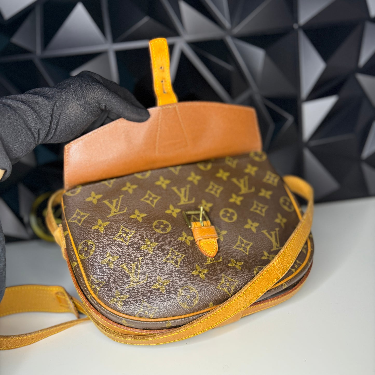 Louis Vuitton Jeune Fille