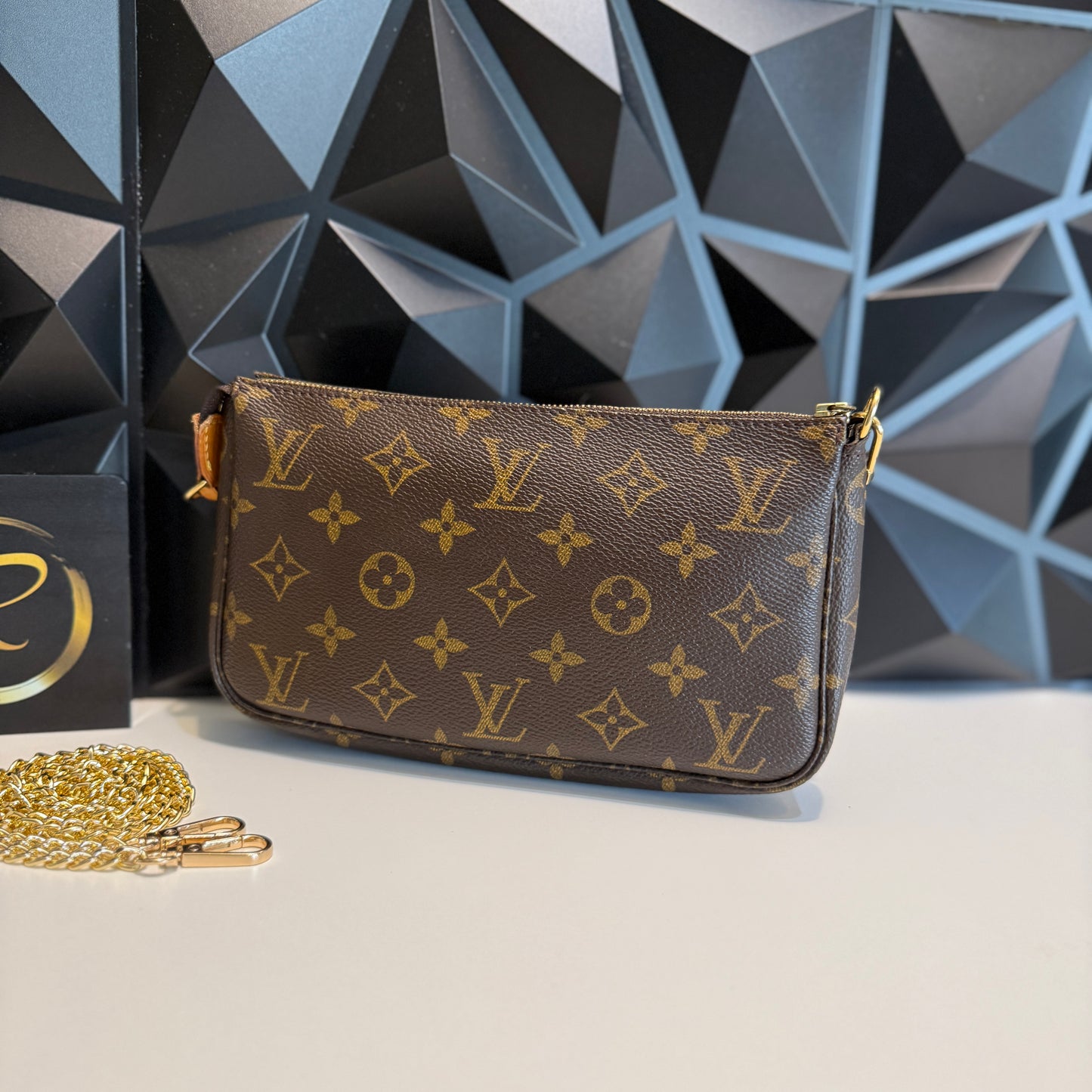 Louis Vuitton Pochette Accessories AR0020