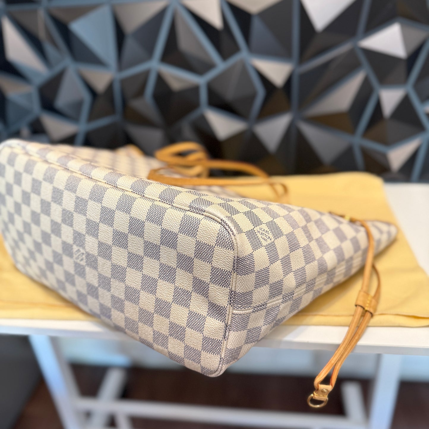 Louis Vuitton Neverfull MM Damier Azur