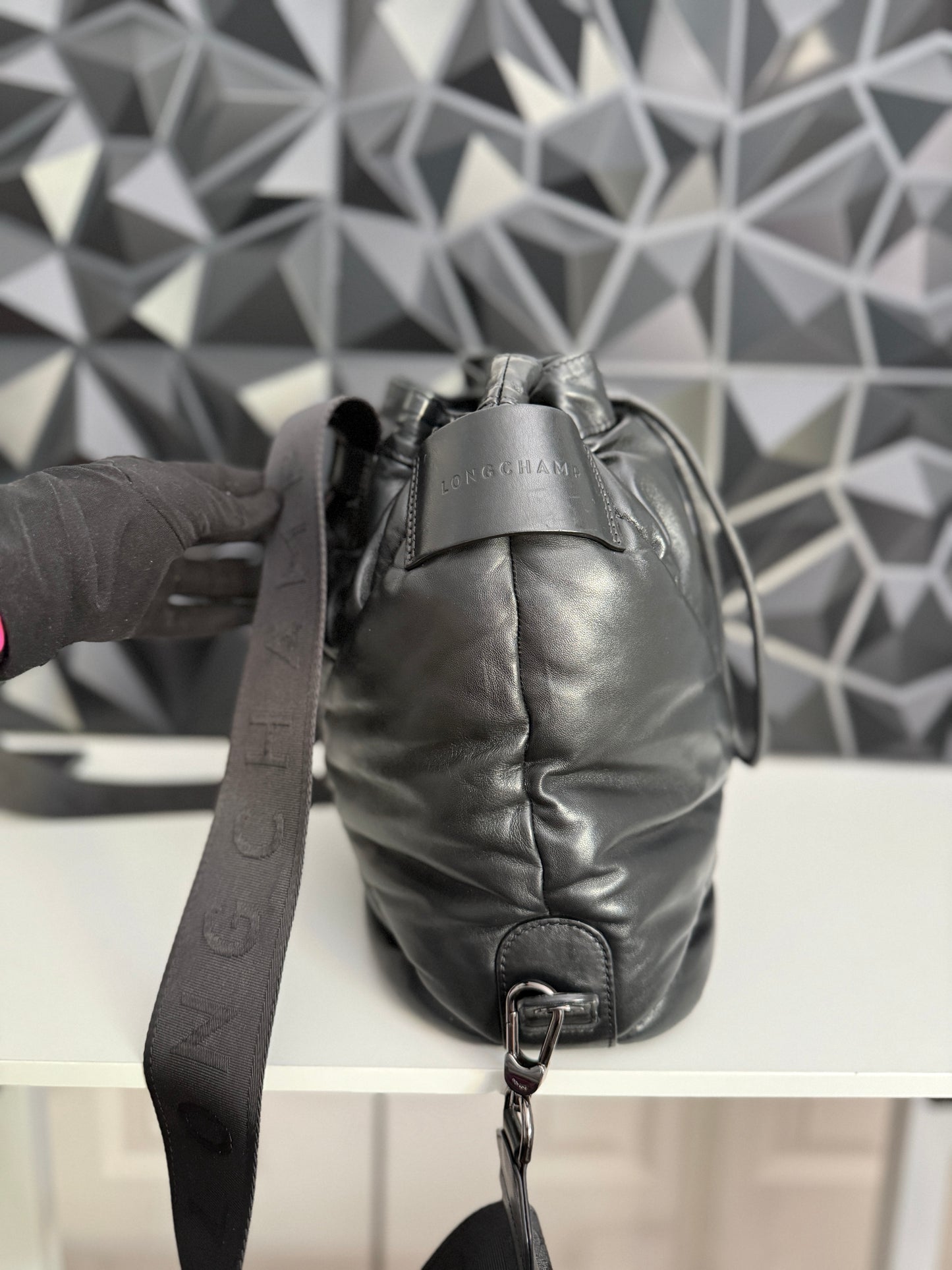 Longchamp Black Le Pliage Cuir
Doudoune 2-way backpack bucket bag