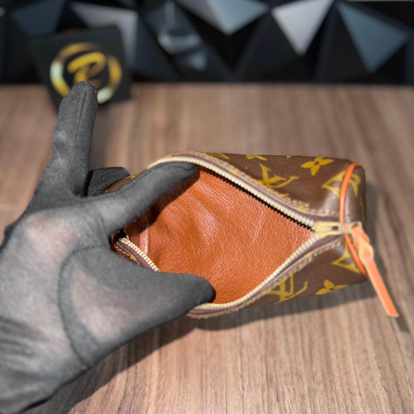 Louis Vuitton Trousse Ronde