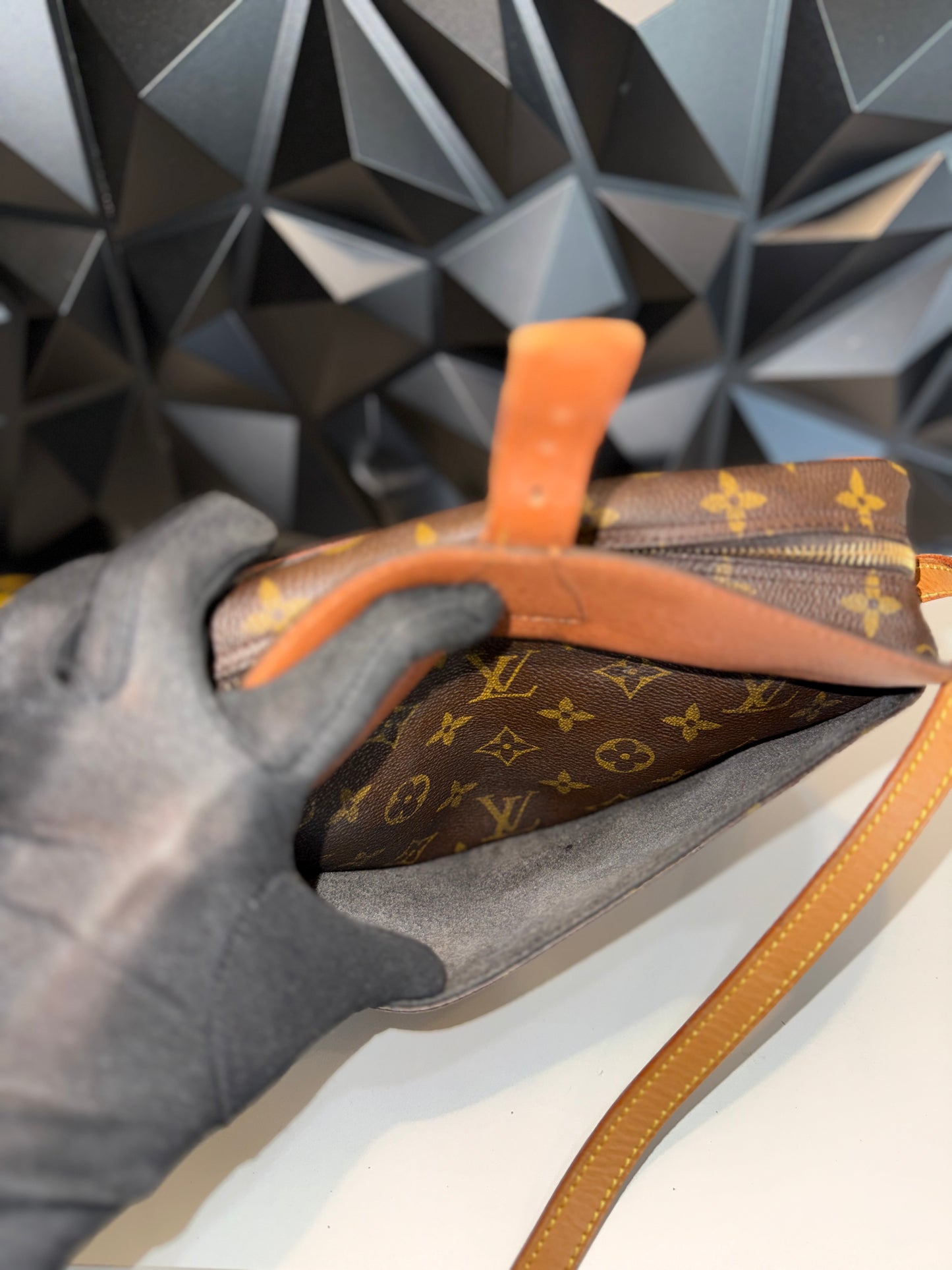 Louis Vuitton Jeune Fille MM TH0914