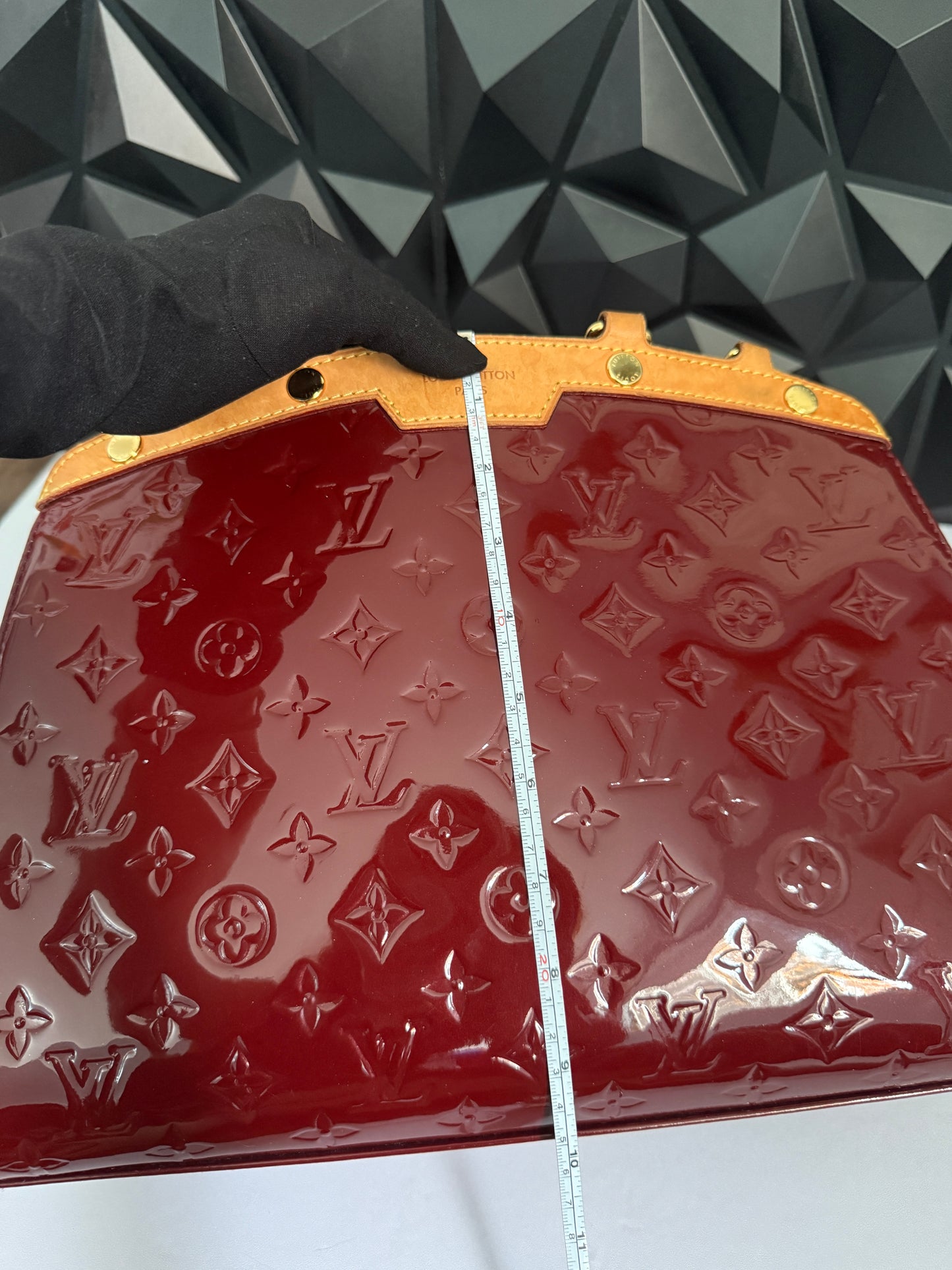 Louis Vuitton Brea MM Vernis Leather