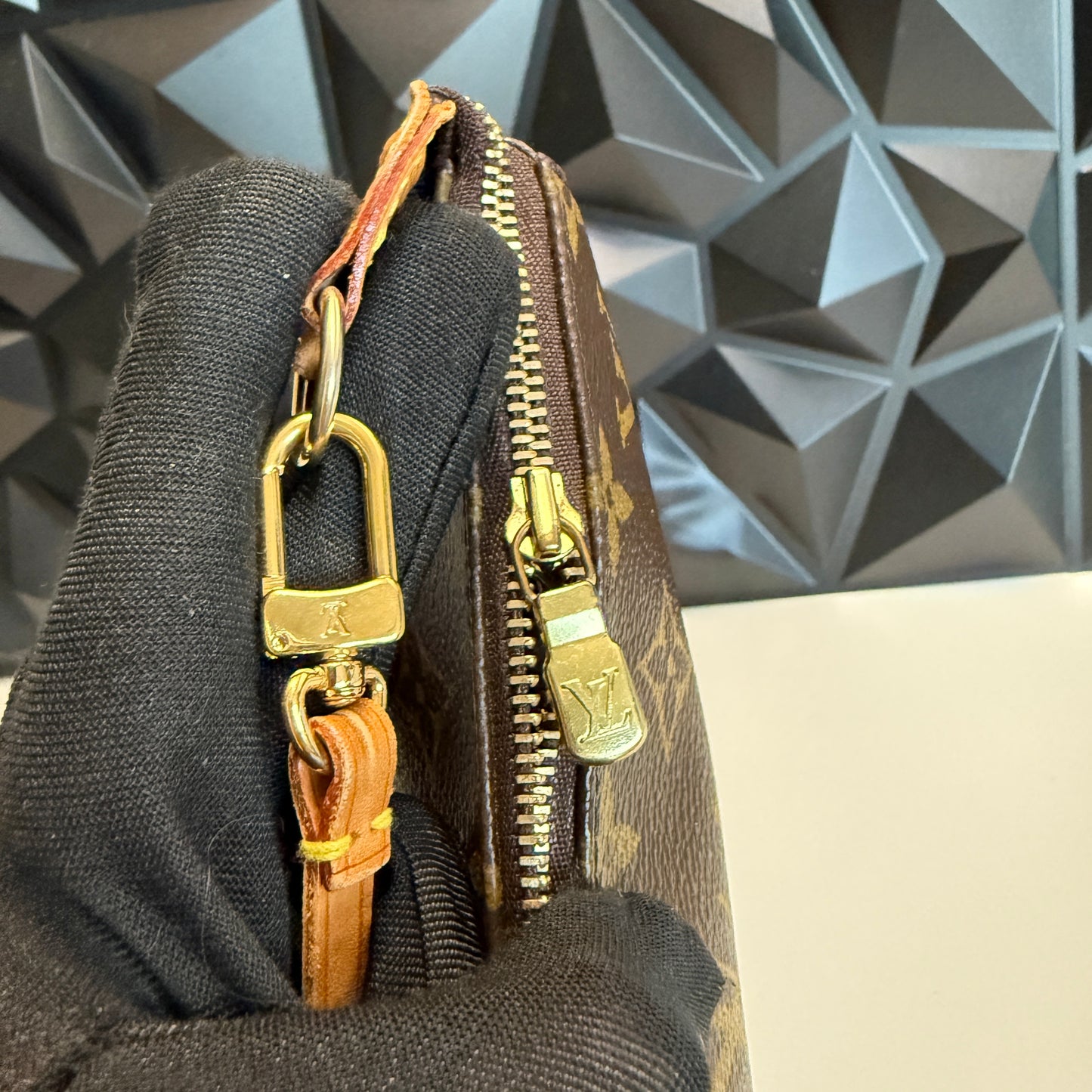 Louis Vuitton Pochette Accessoires SD1022