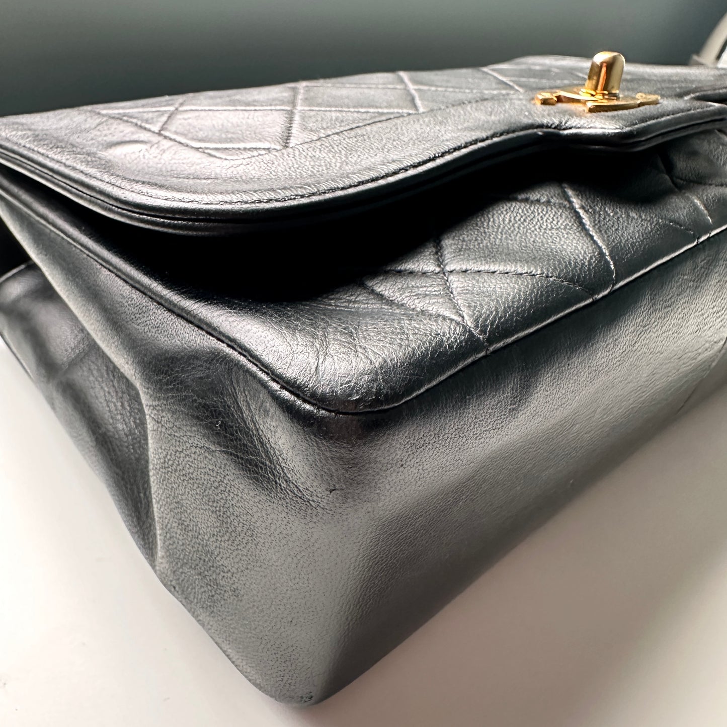Chanel Vintage Diana – Lambskin, Medium Black 24K GHW