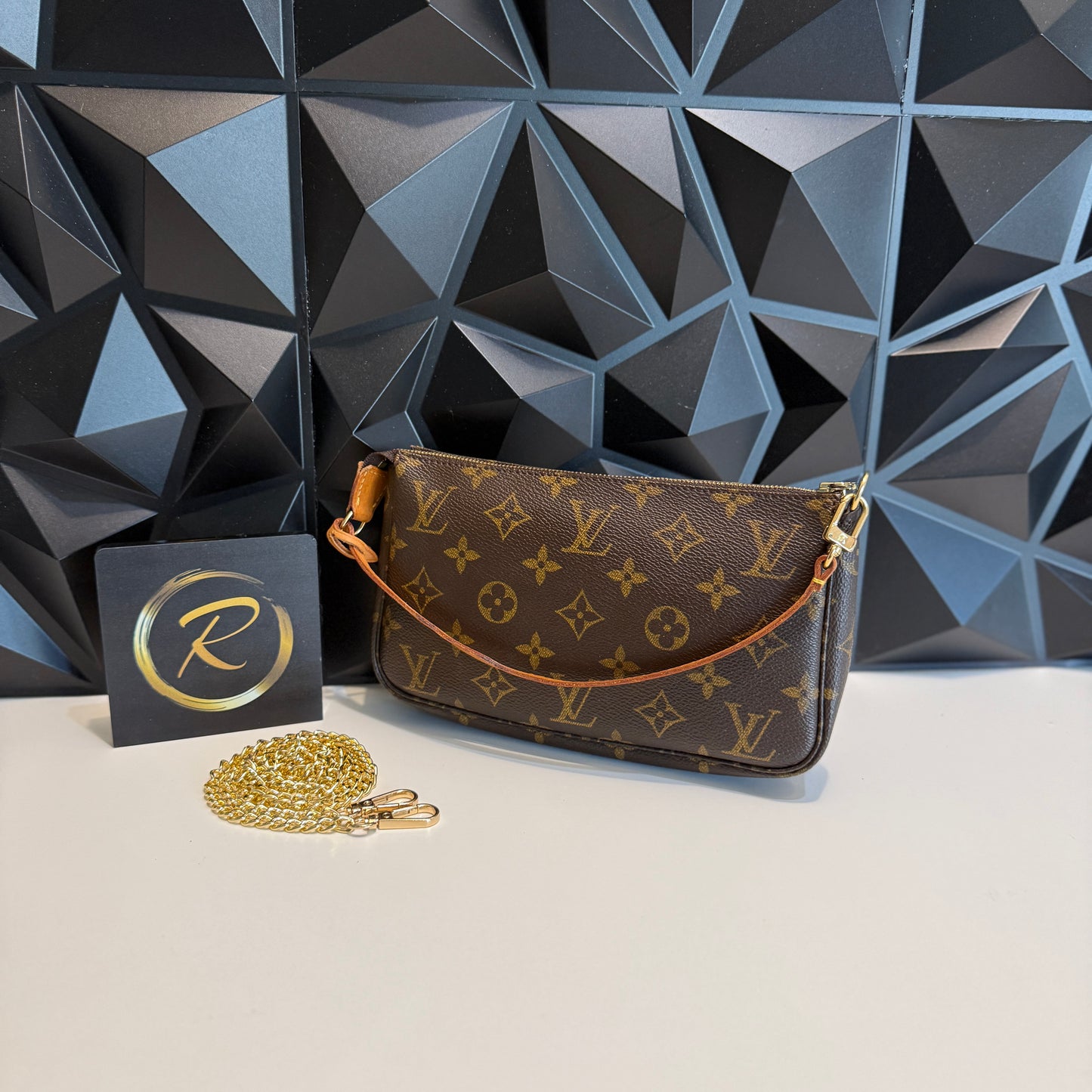 Louis Vuitton Pochette Accessories AR0020